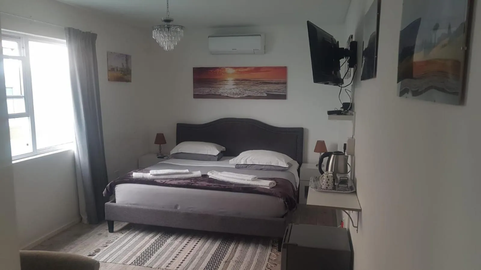 Bedroom, Bed in The Mountains