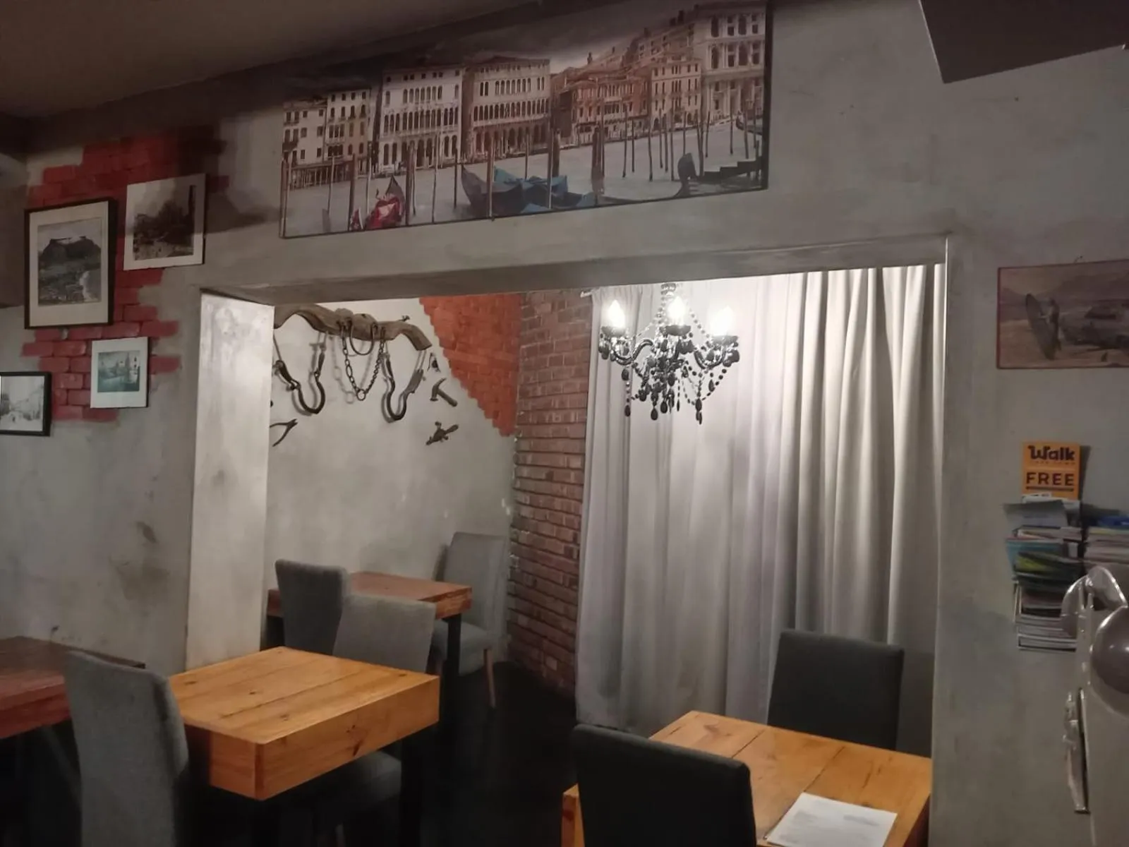 Communal lounge/ TV room in The Mountains