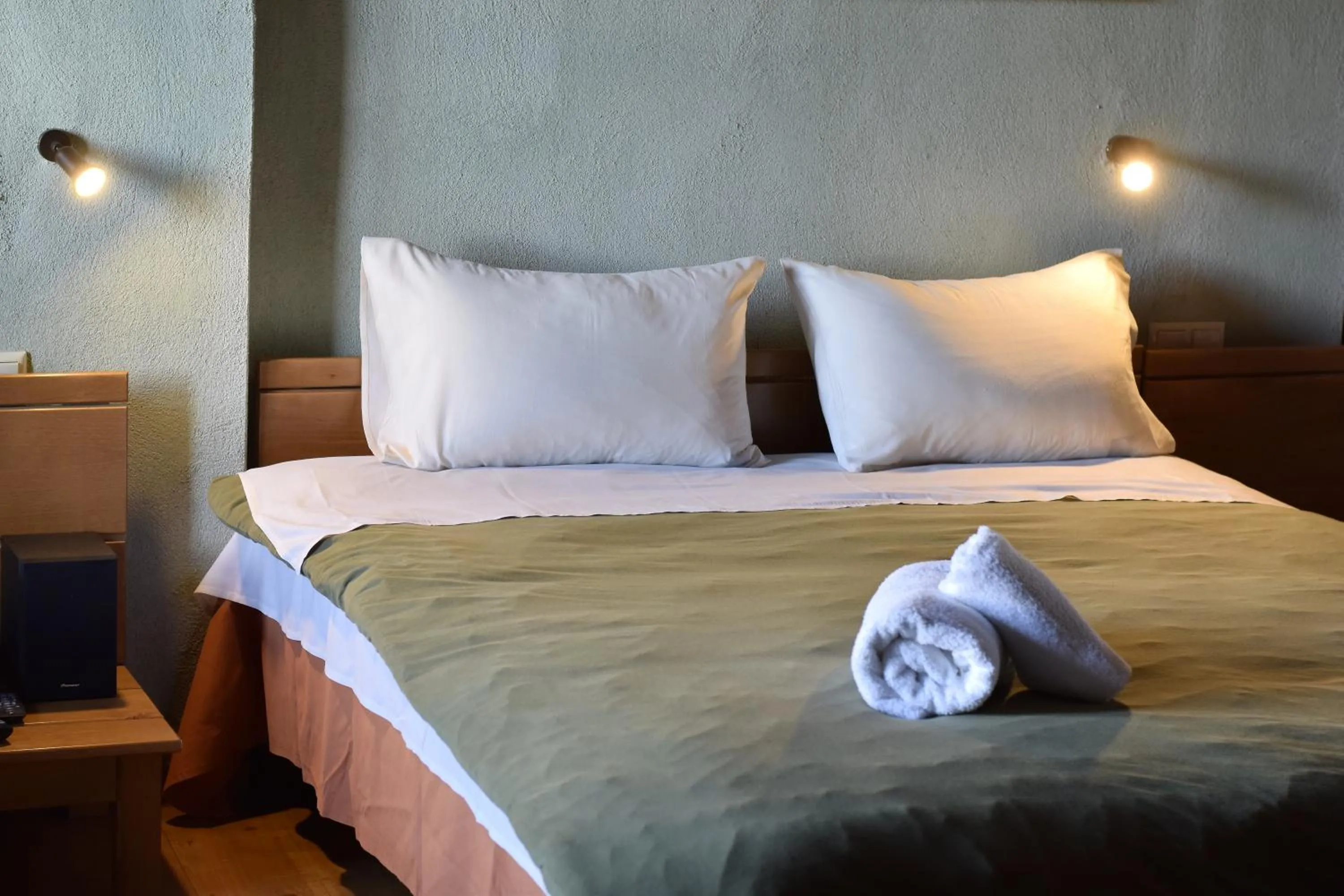 Bed in Great Mantineia