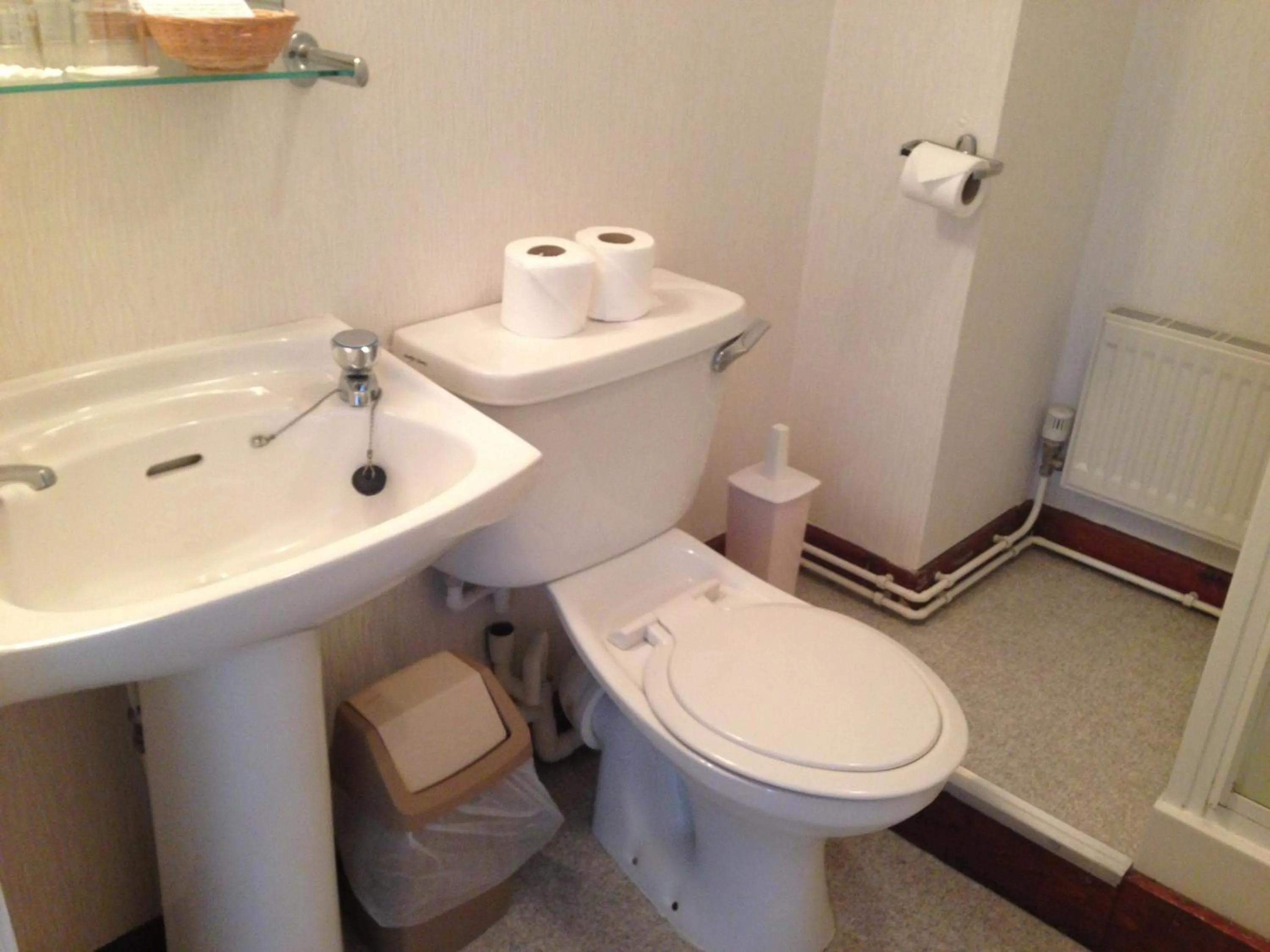 Bathroom in The Wight Bay Hotel - Isle of Wight