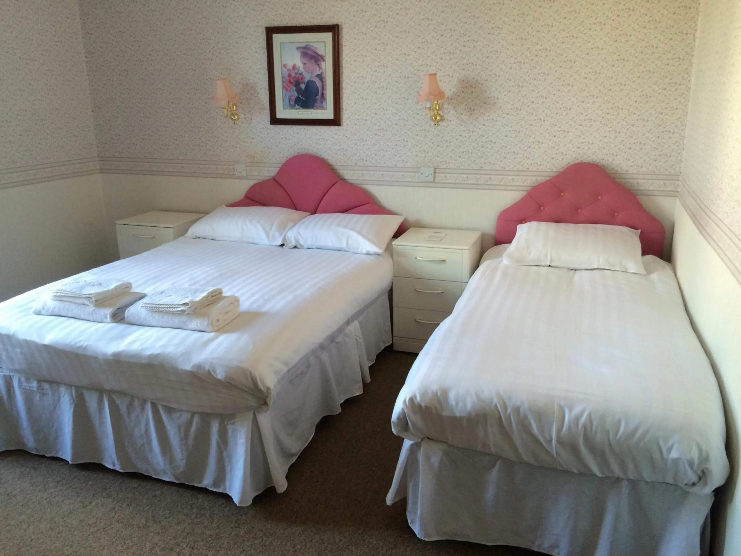 Photo of the whole room, Bed in The Wight Bay Hotel - Isle of Wight