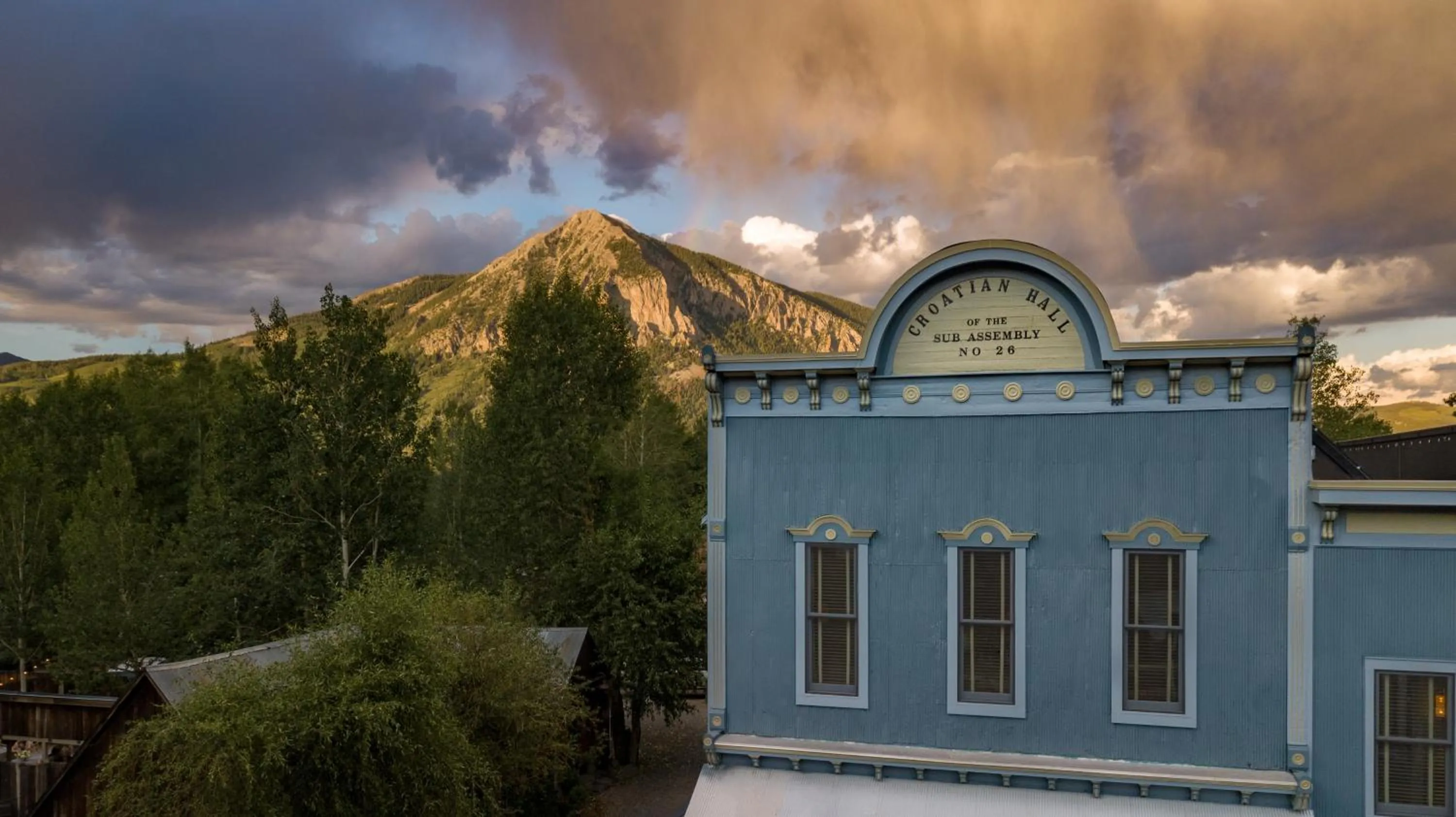 Eleven Scarp Ridge Lodge