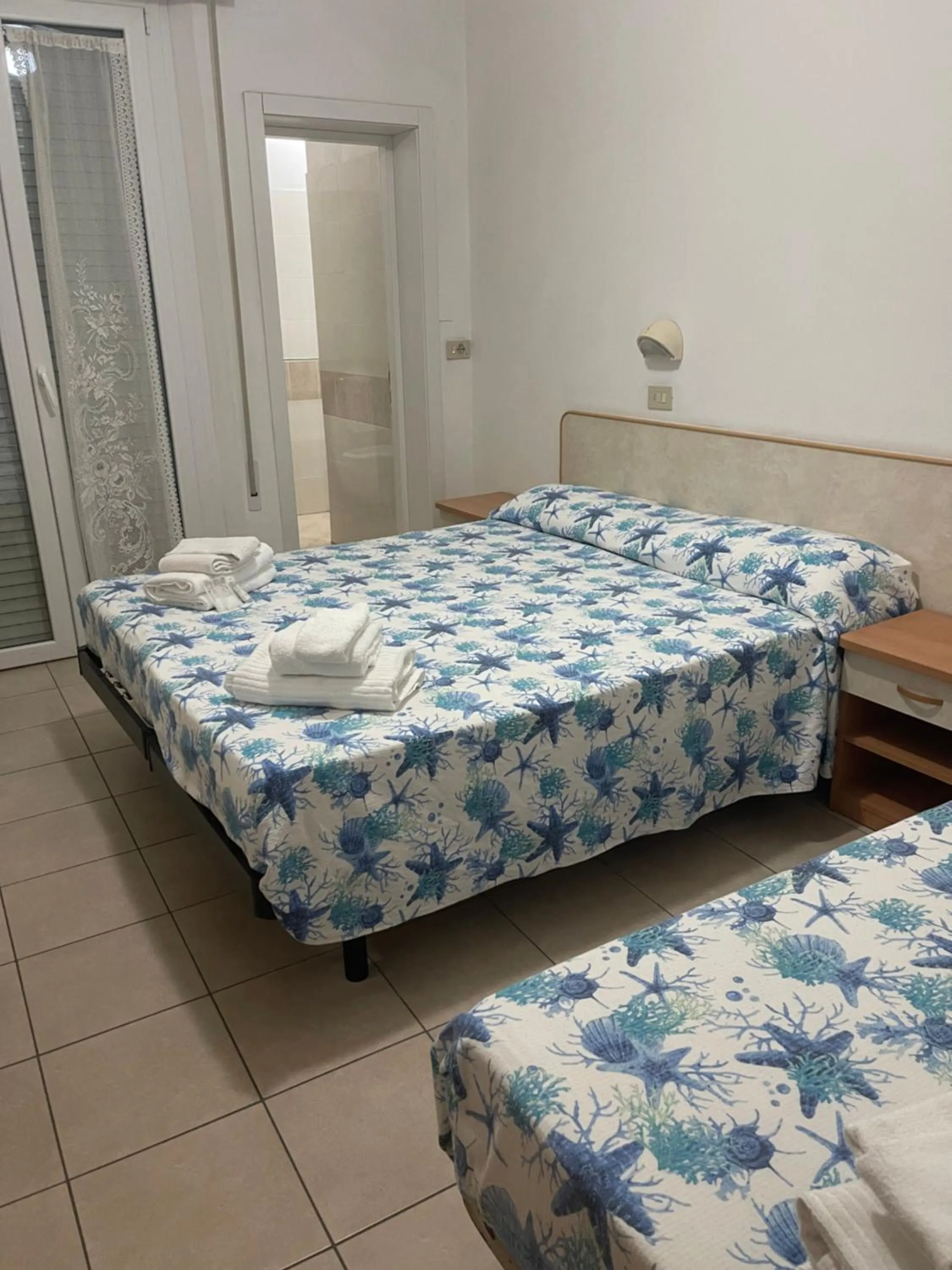 Bedroom, Bed in Hotel Vienna Rivazzurra