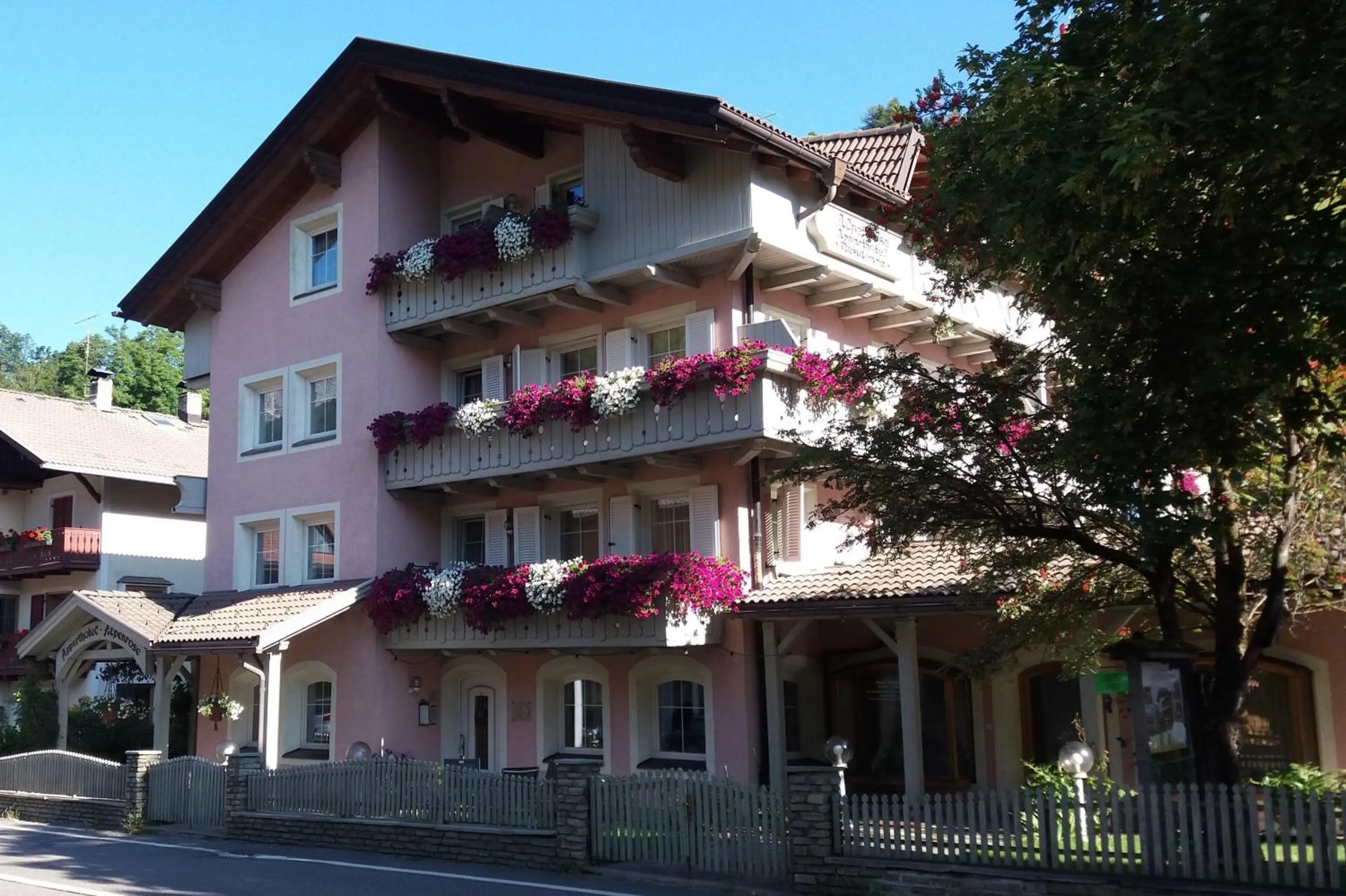 Property building in Residence Alpenrose