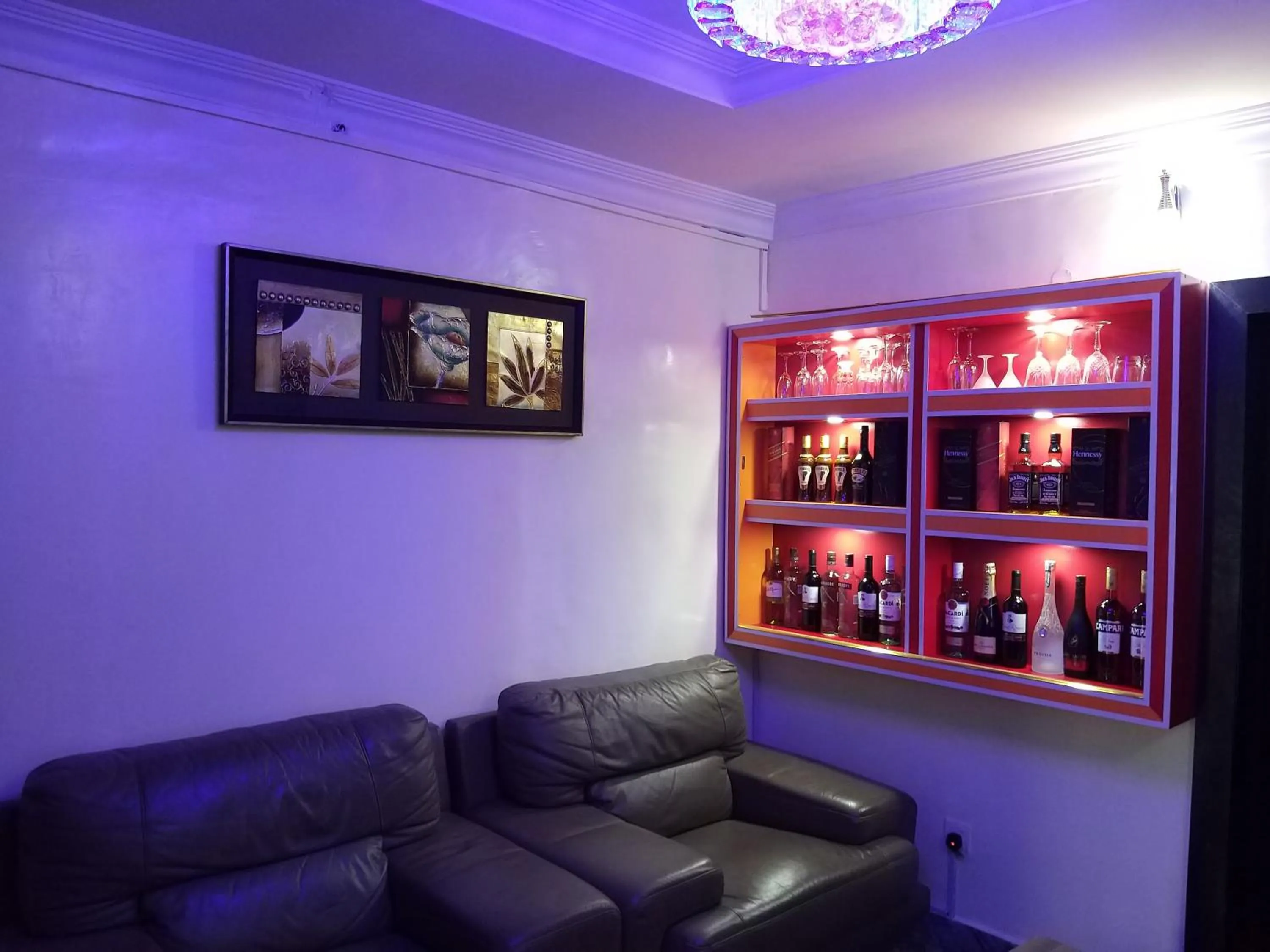 Lounge or bar in MITOS LUXURY SUITES -Somosu