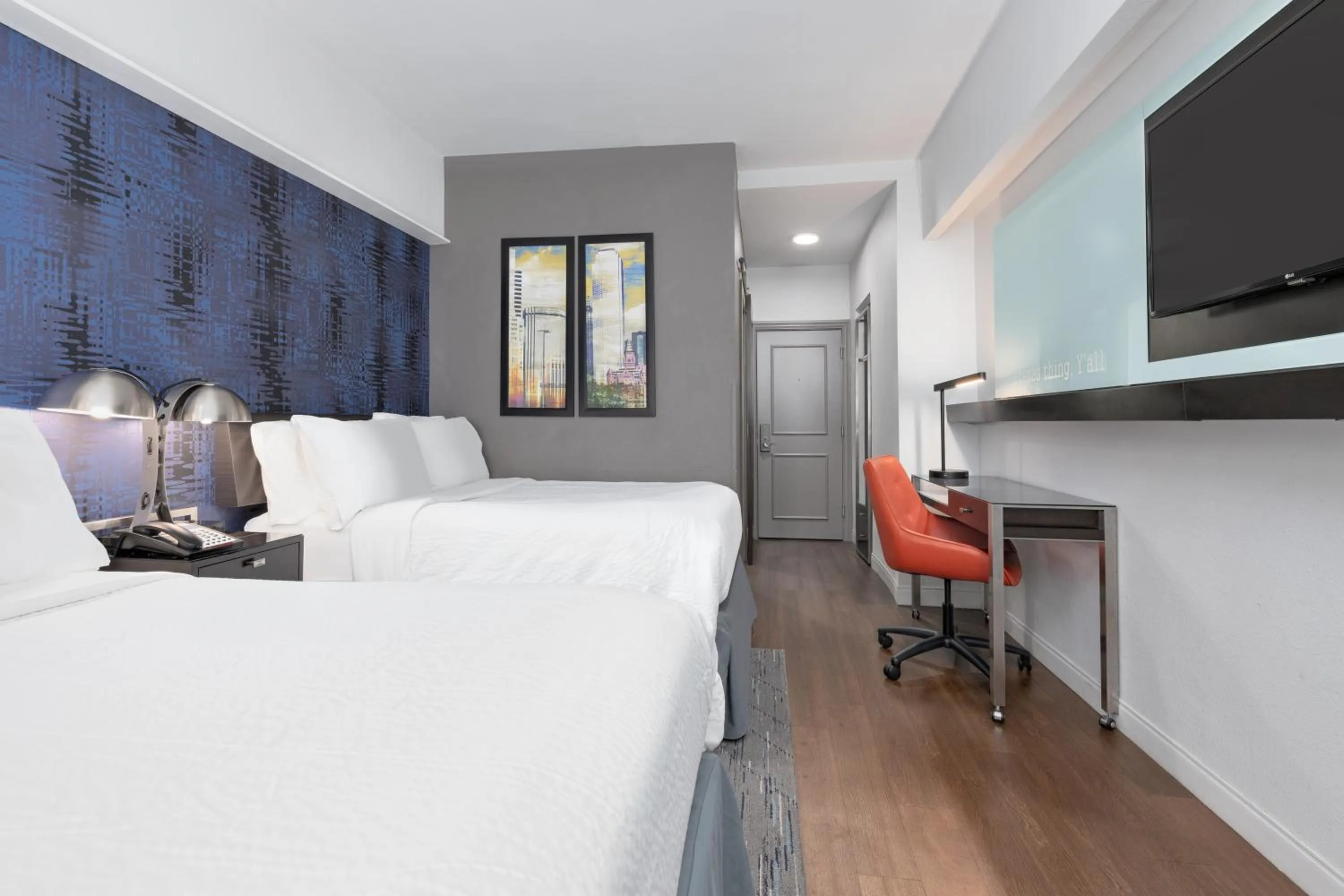 Bed in Holiday Inn Express - Dallas Downtown by IHG