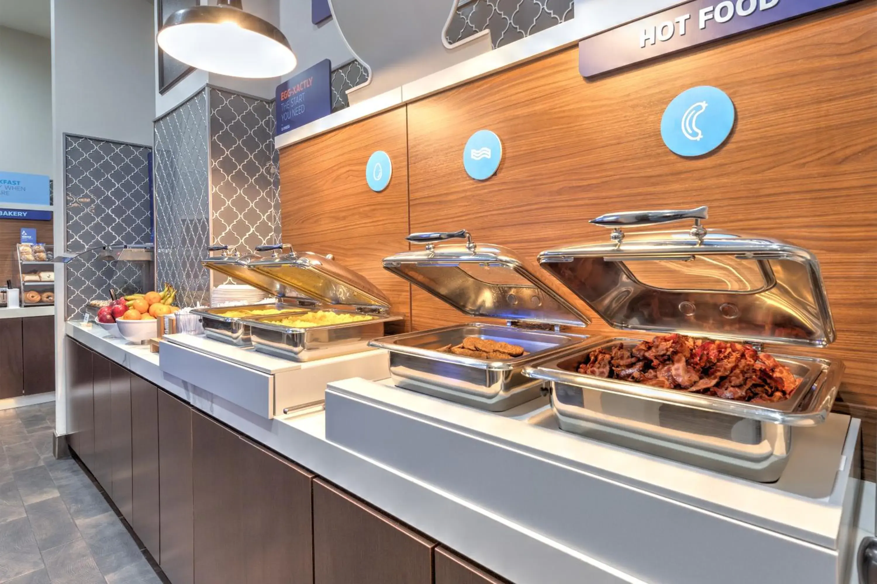 Breakfast in Holiday Inn Express - Dallas Downtown by IHG Breakfast in Holiday Inn Express - Dallas Downtown by IHG