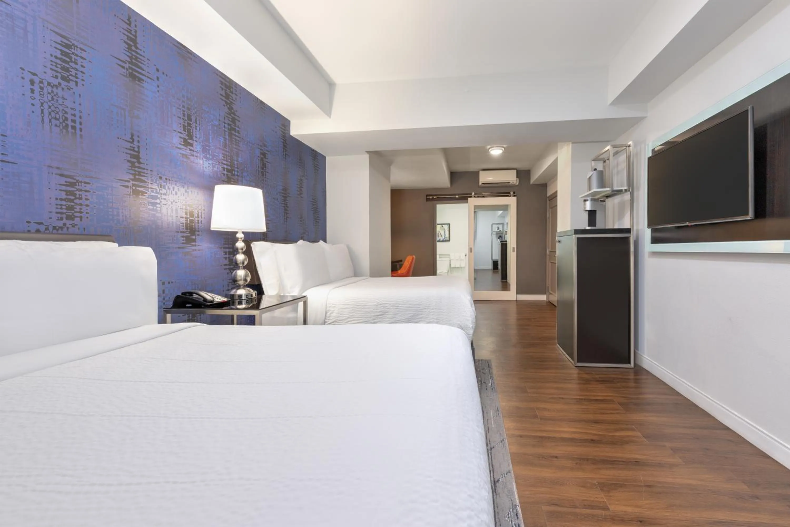 Bed in Holiday Inn Express - Dallas Downtown by IHG