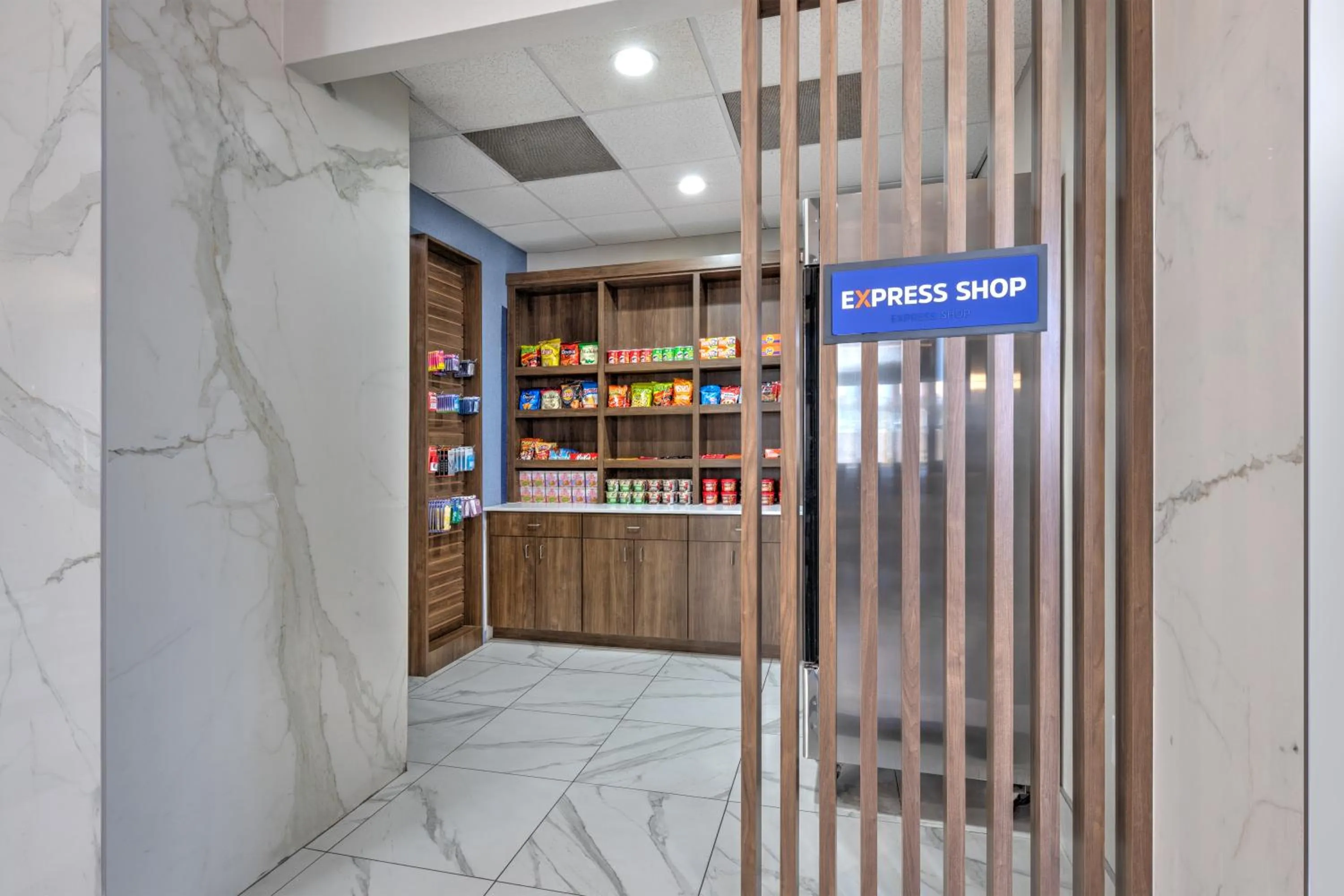 On-site shops in Holiday Inn Express - Dallas Downtown by IHG