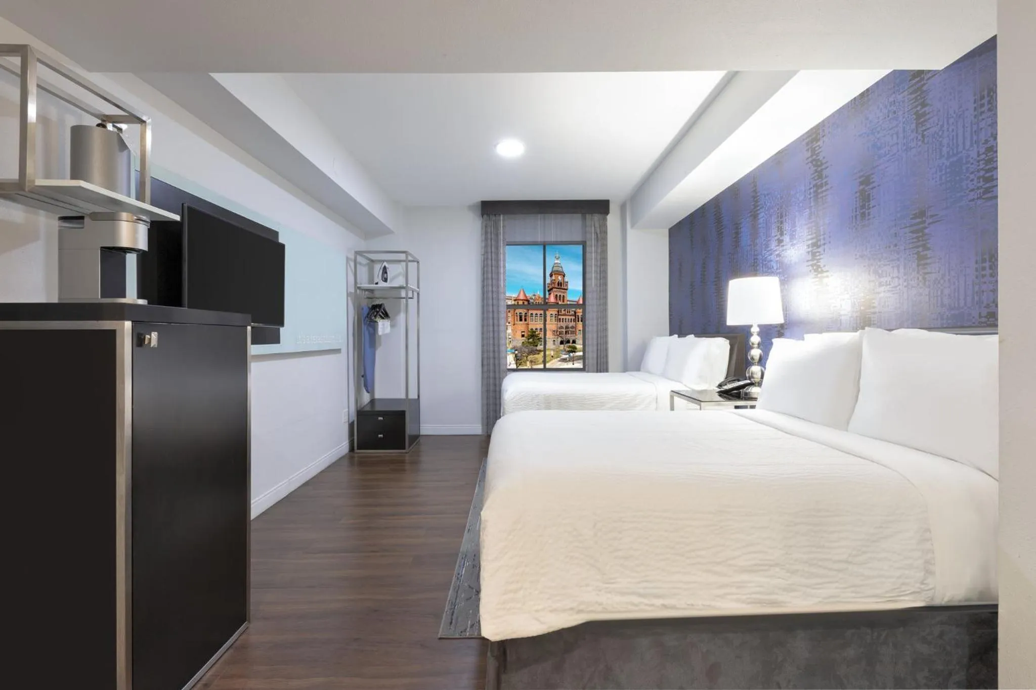 Photo of the whole room, Bed in Holiday Inn Express - Dallas Downtown by IHG