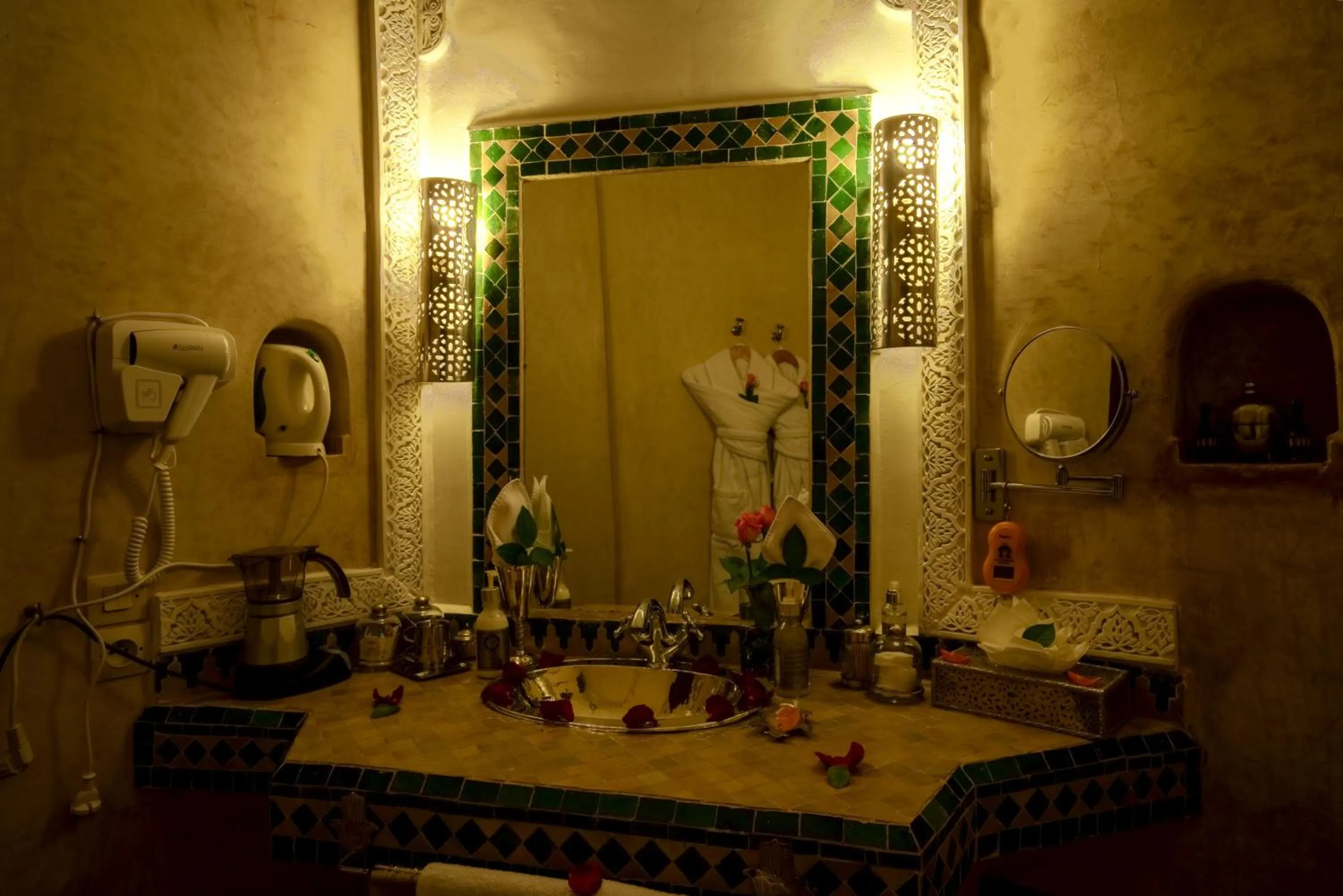 Shower in Riad Anabel