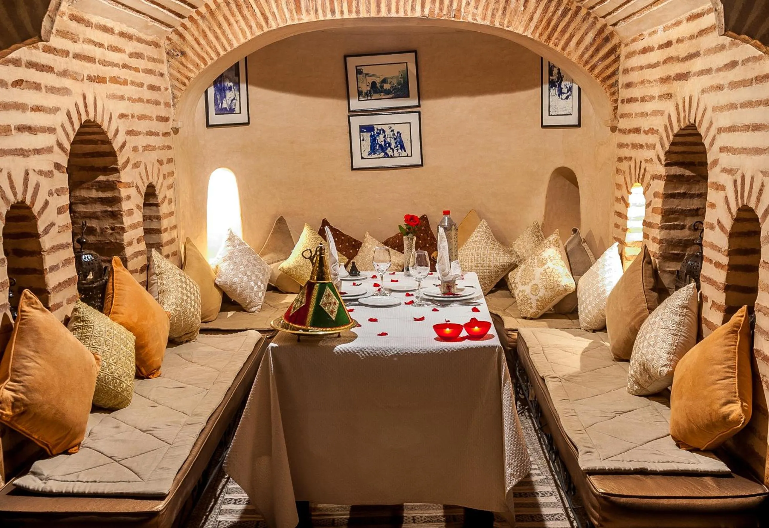 Restaurant/places to eat in Riad Anabel