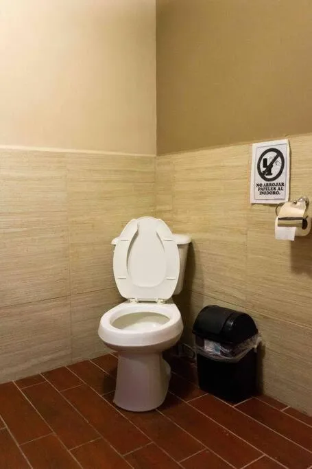 Toilet in Suites Apodaca