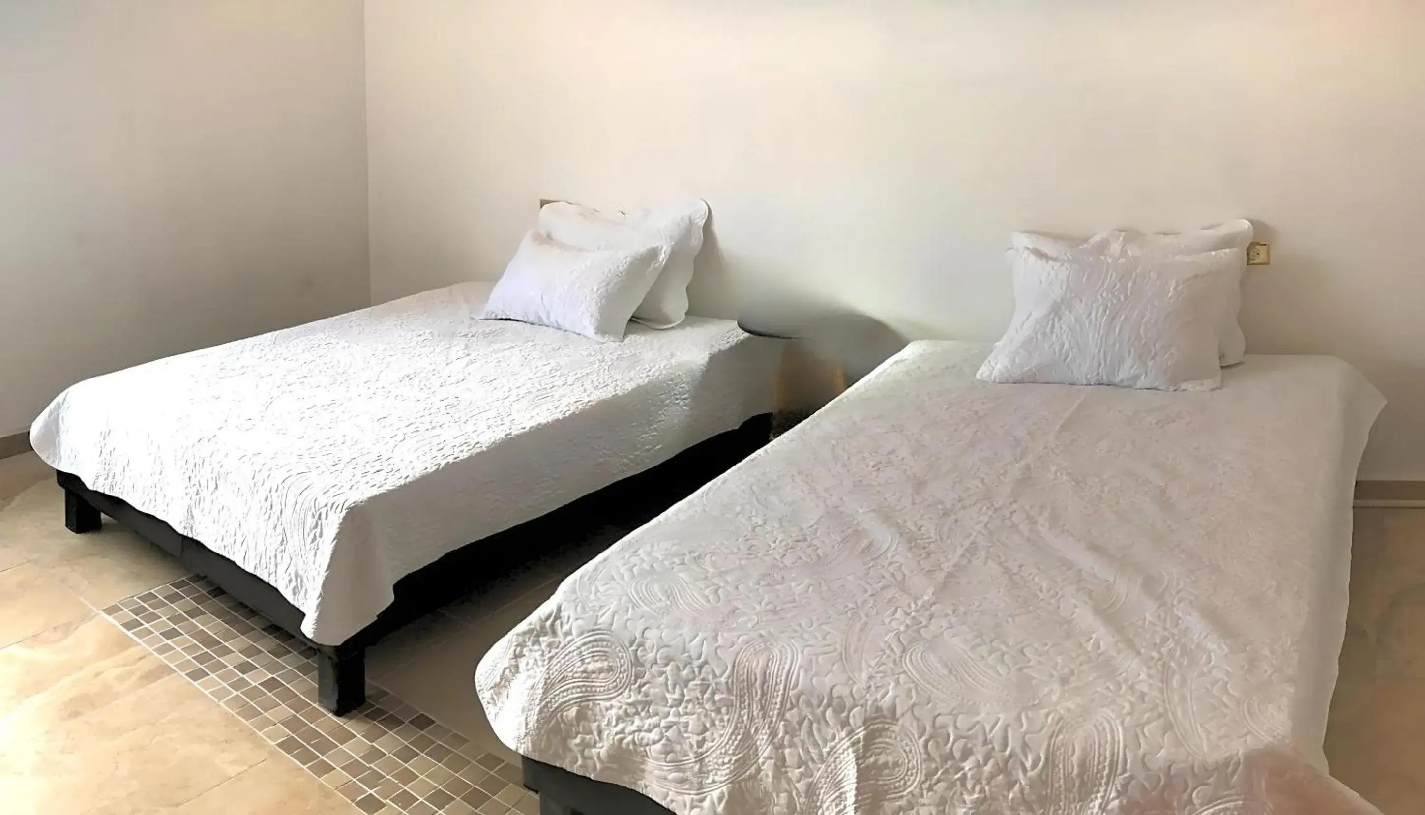 Twin Room with Private Bathroom in Suites Apodaca Twin Room with Private Bathroom in Suites Apodaca
