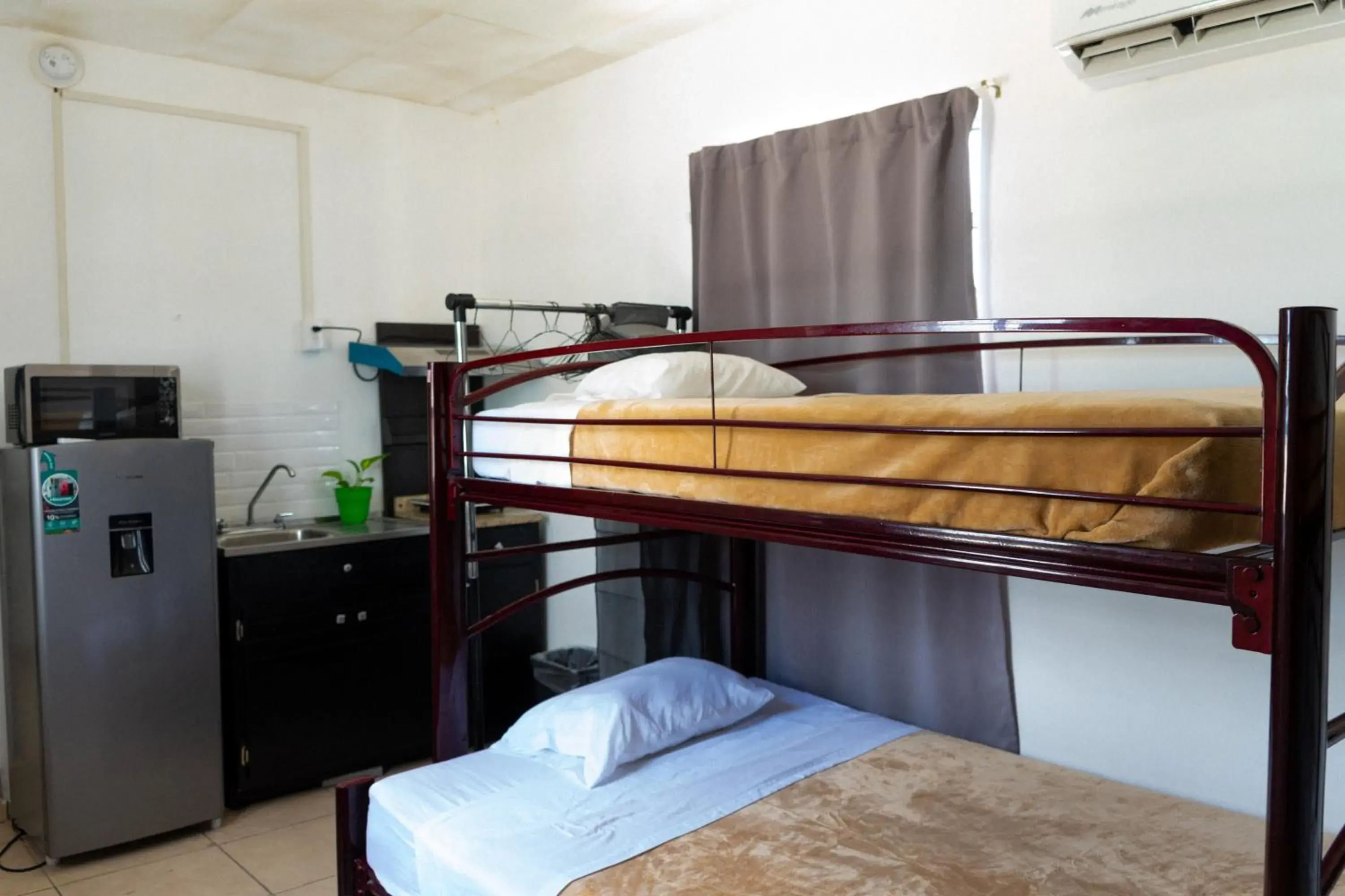 Quadruple Room with Private Bathroom in Suites Apodaca Quadruple Room with Private Bathroom in Suites Apodaca