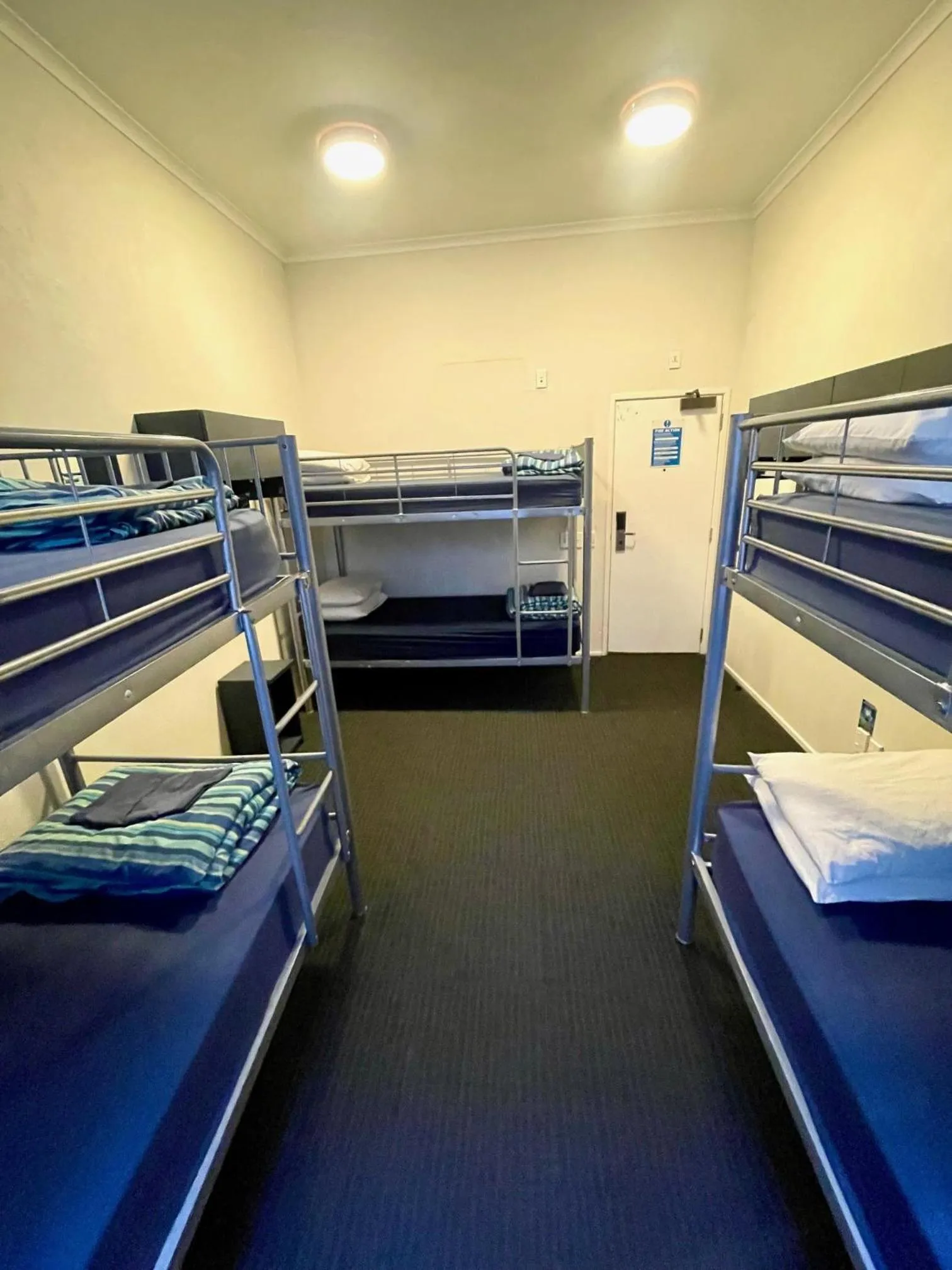 Photo of the whole room, Bed in Nomads Capital Backpackers - Wellington