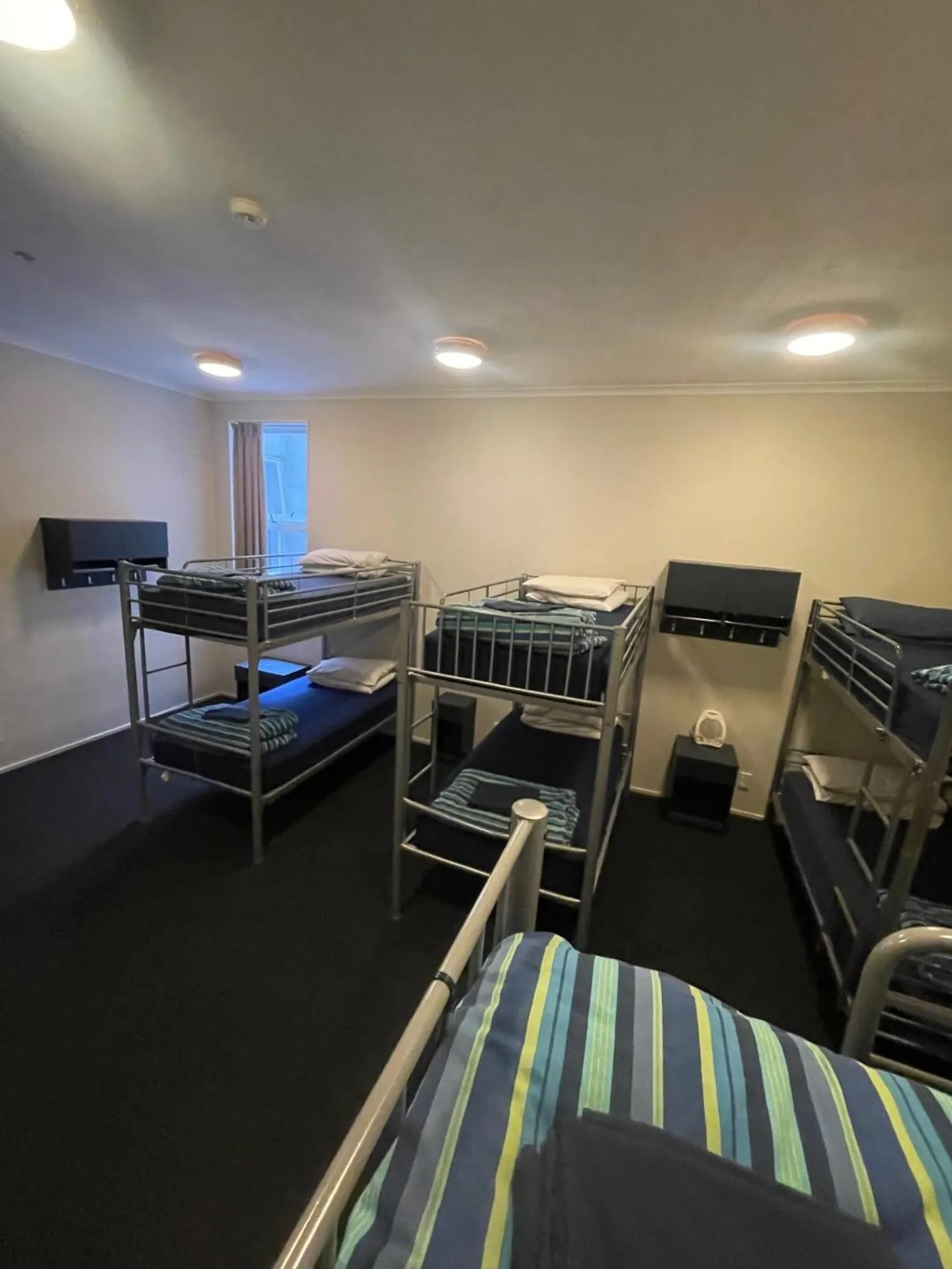 Photo of the whole room, Bed in Nomads Capital Backpackers - Wellington