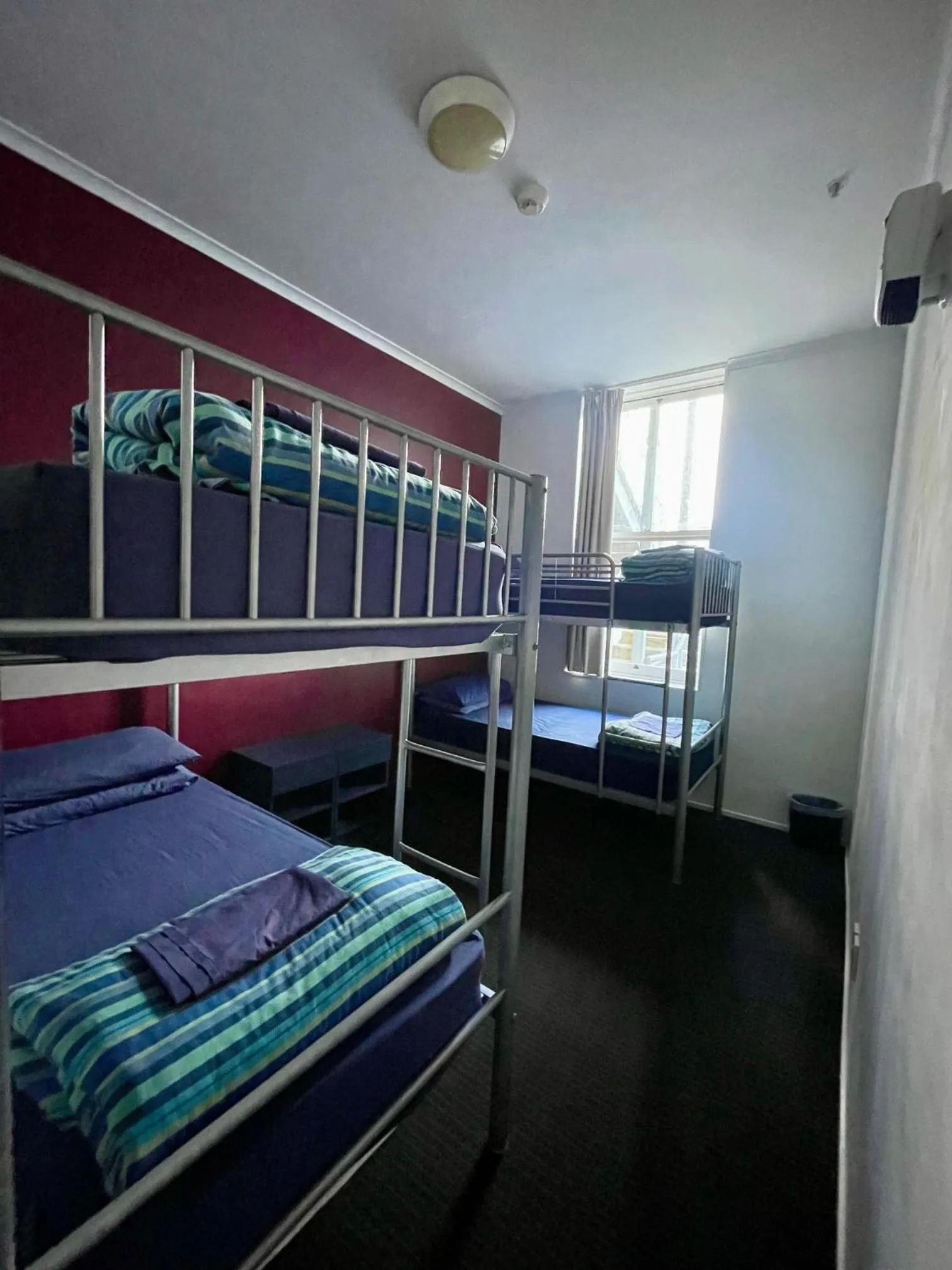 Bedroom, Bed in Nomads Capital Backpackers - Wellington