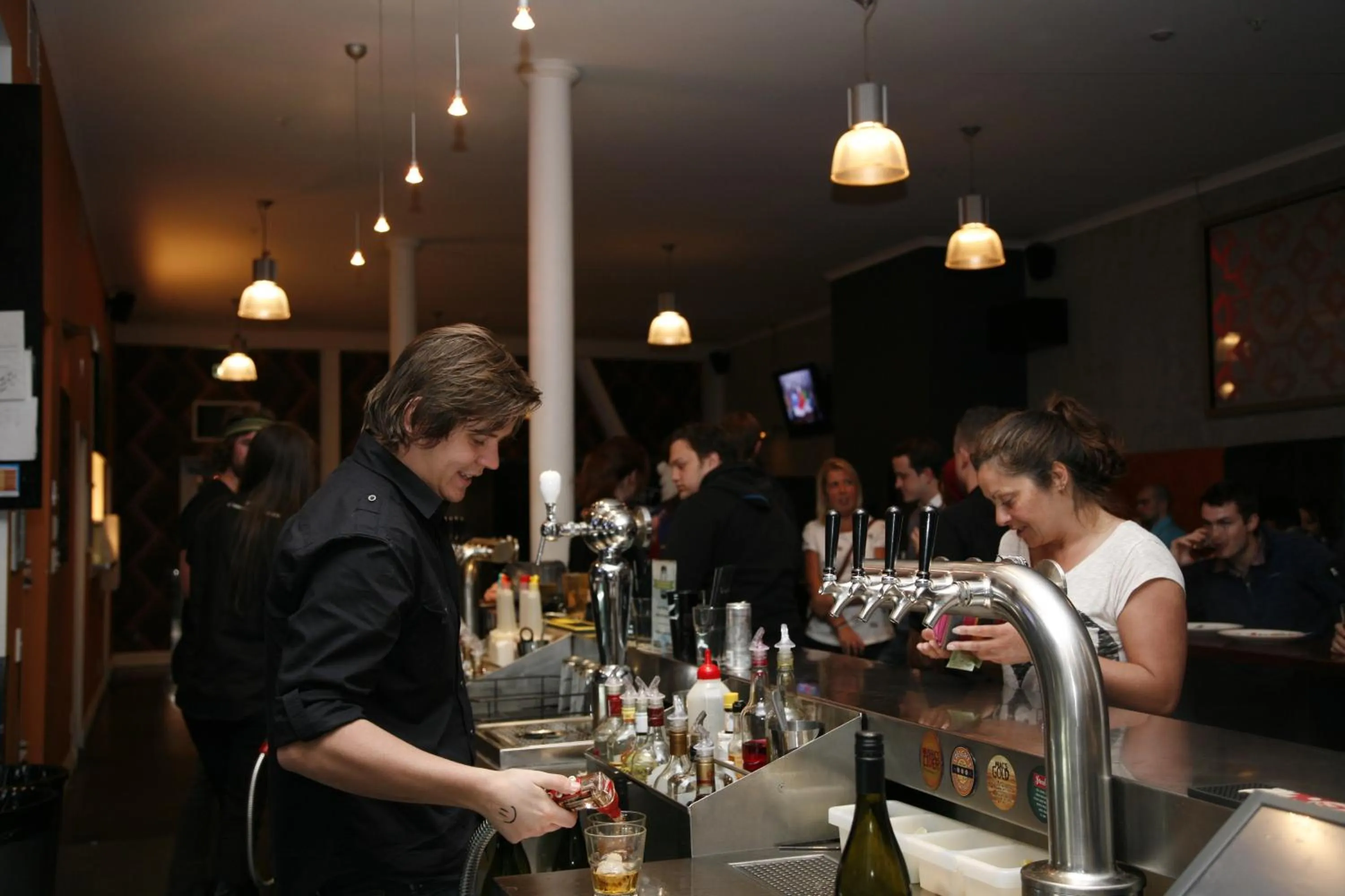 Lounge or bar in Nomads Capital Backpackers - Wellington