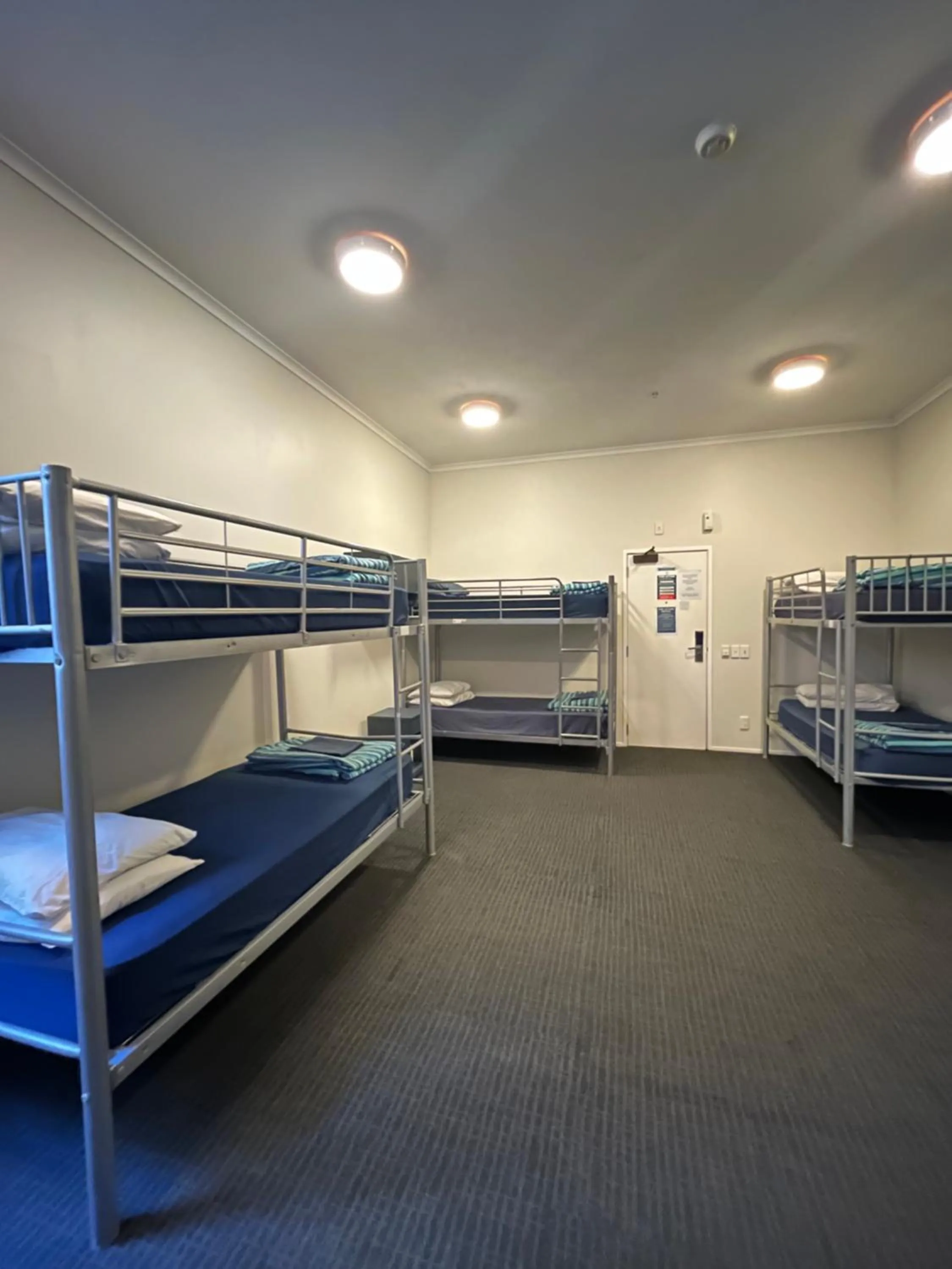 bunk bed, Bed in Nomads Capital Backpackers - Wellington