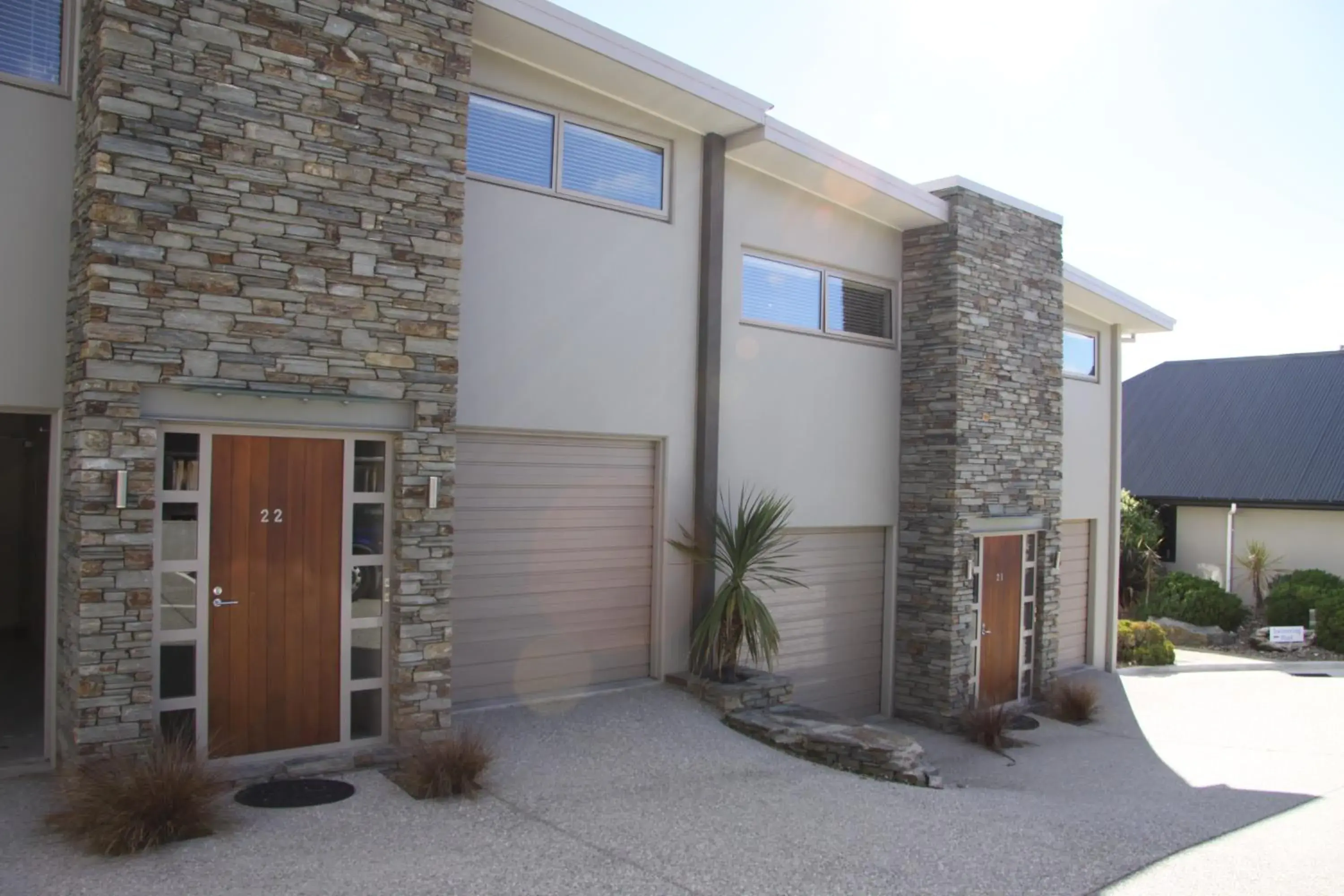 Facade/entrance in Alpine Resort Wanaka THC Hotels and Resorts Facade/entrance in Alpine Resort Wanaka THC Hotels and Resorts