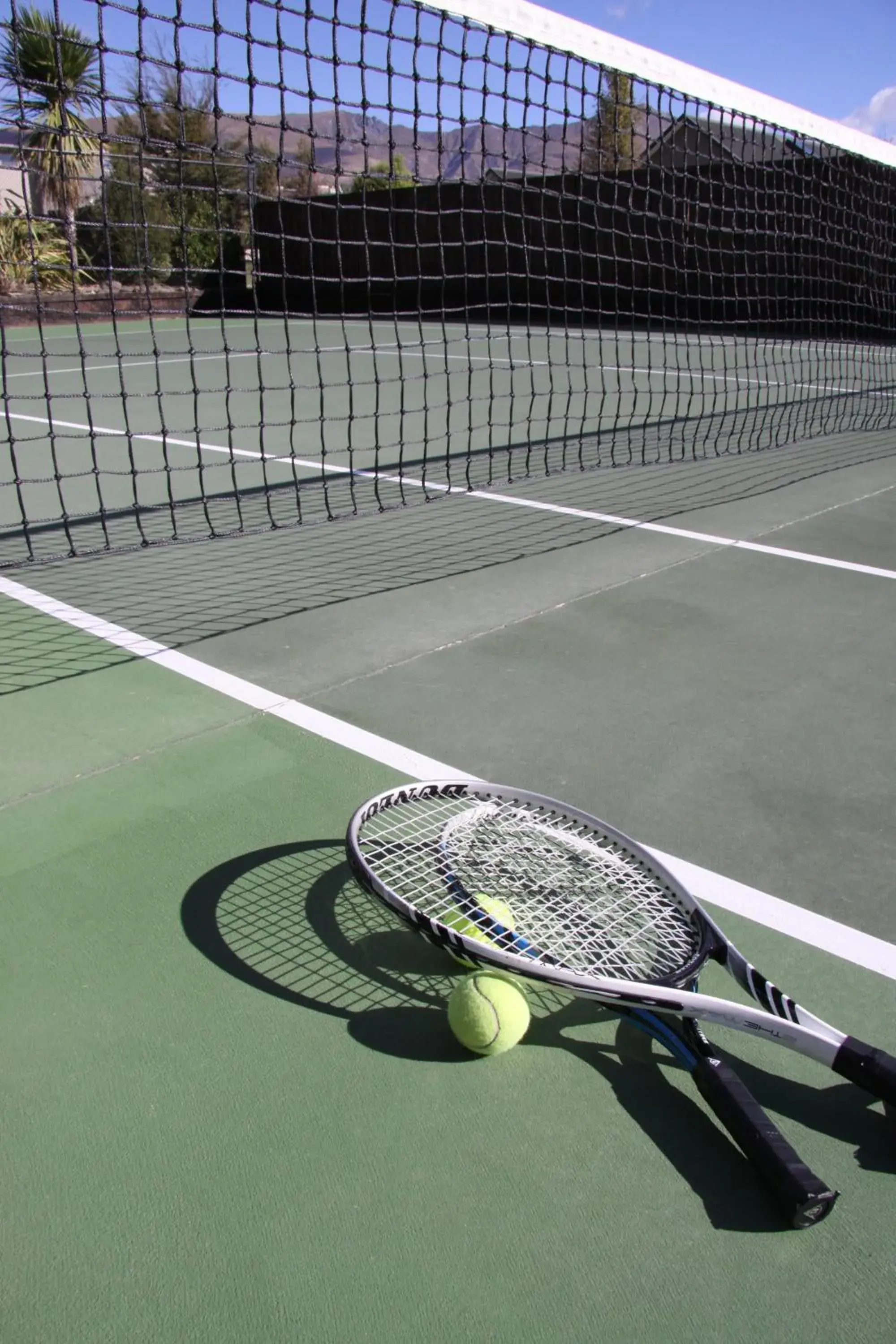 Tennis court in Alpine Resort Wanaka THC Hotels and Resorts Tennis court in Alpine Resort Wanaka THC Hotels and Resorts