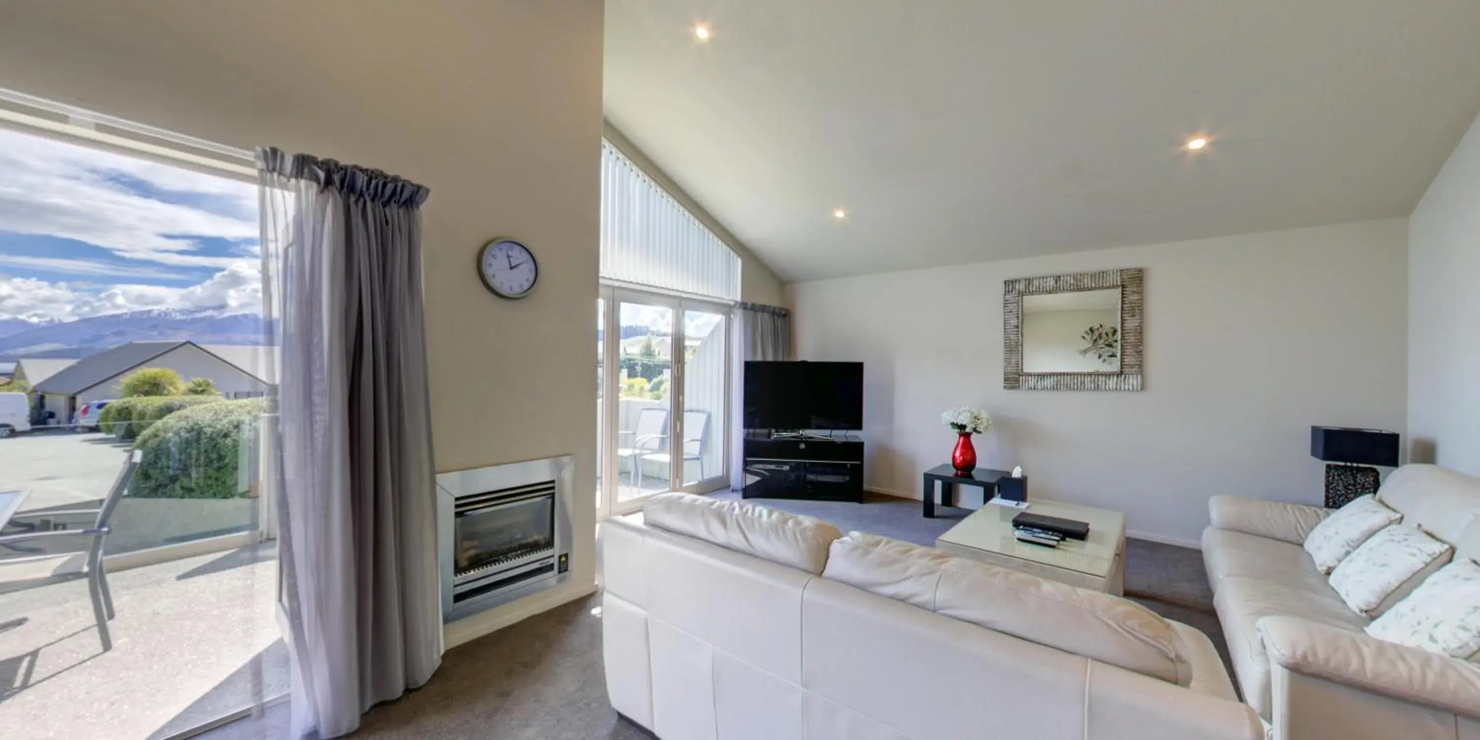 Living room in Alpine Resort Wanaka THC Hotels and Resorts Living room in Alpine Resort Wanaka THC Hotels and Resorts