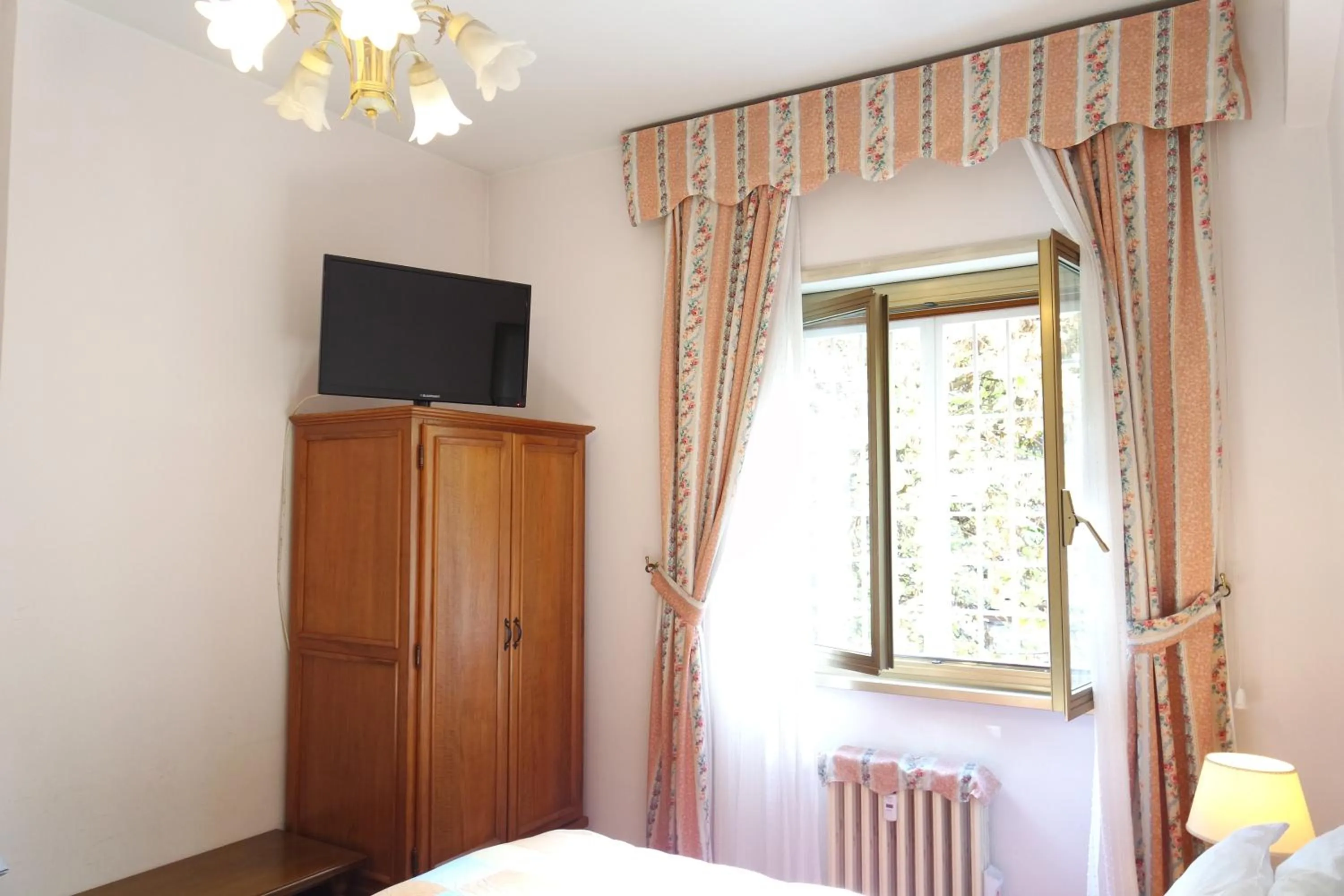 Decorative detail, Bed in The Condottieri