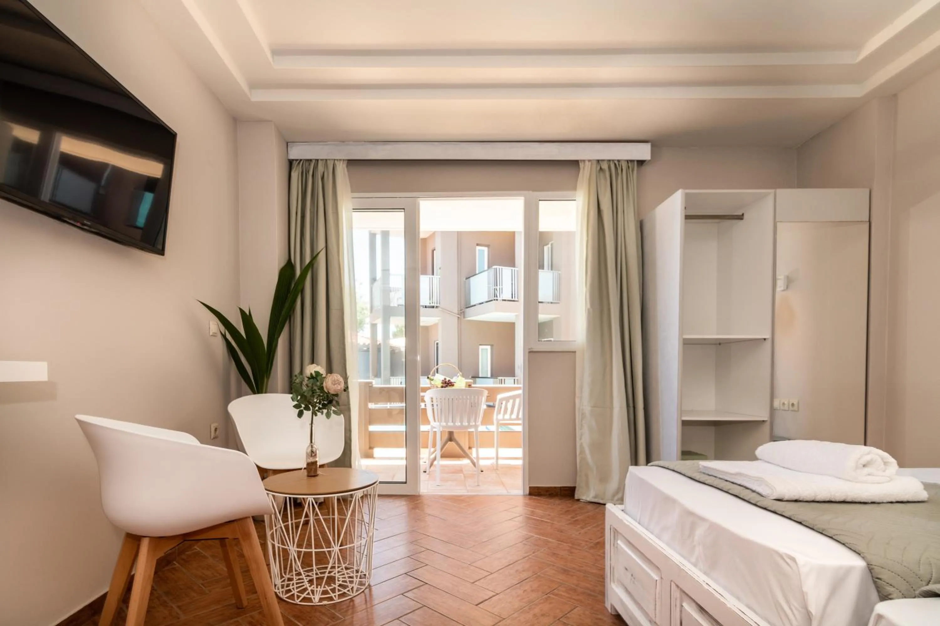 Photo of the whole room in Girogiali beach hotel - Adults only