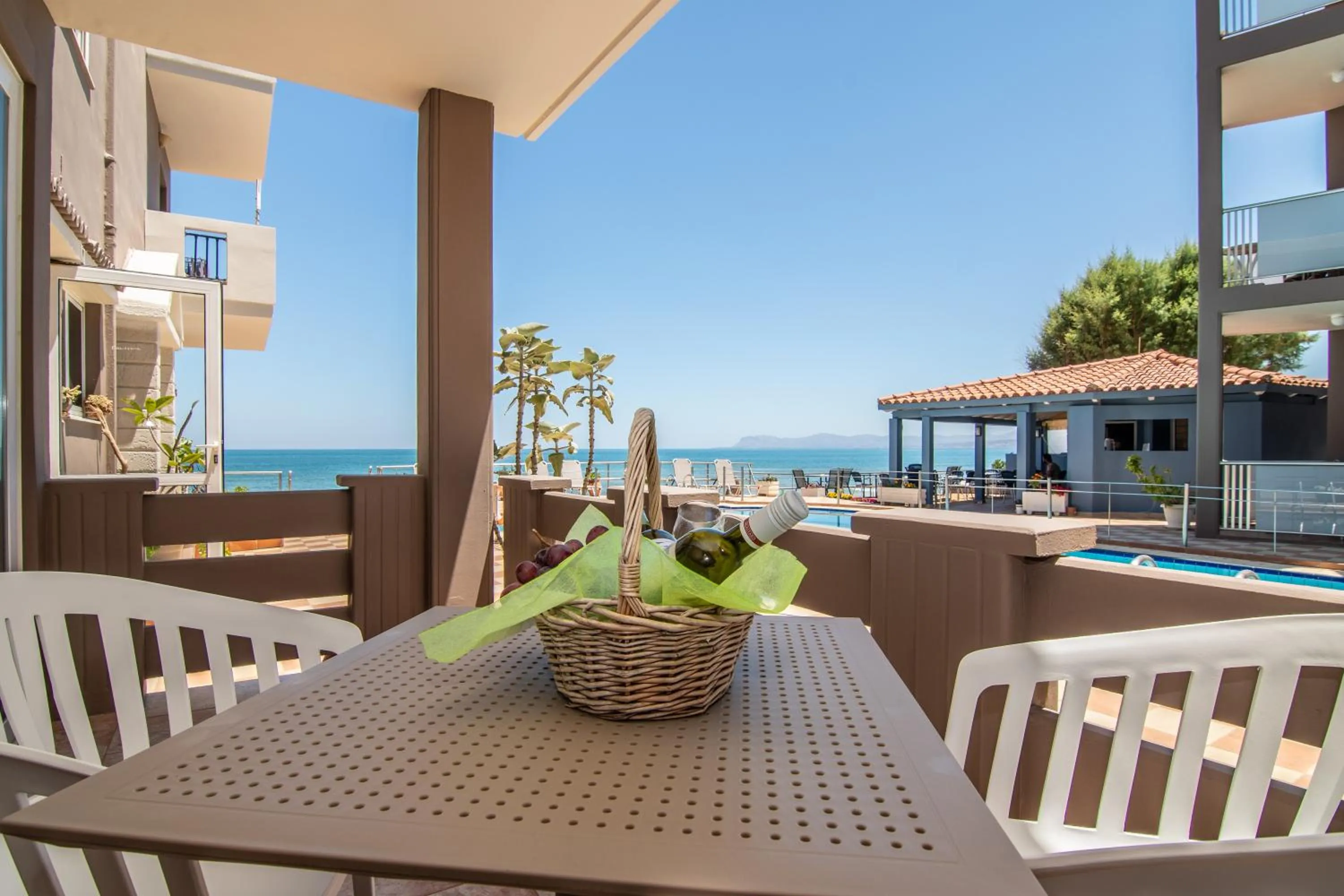Patio in Girogiali beach hotel - Adults only