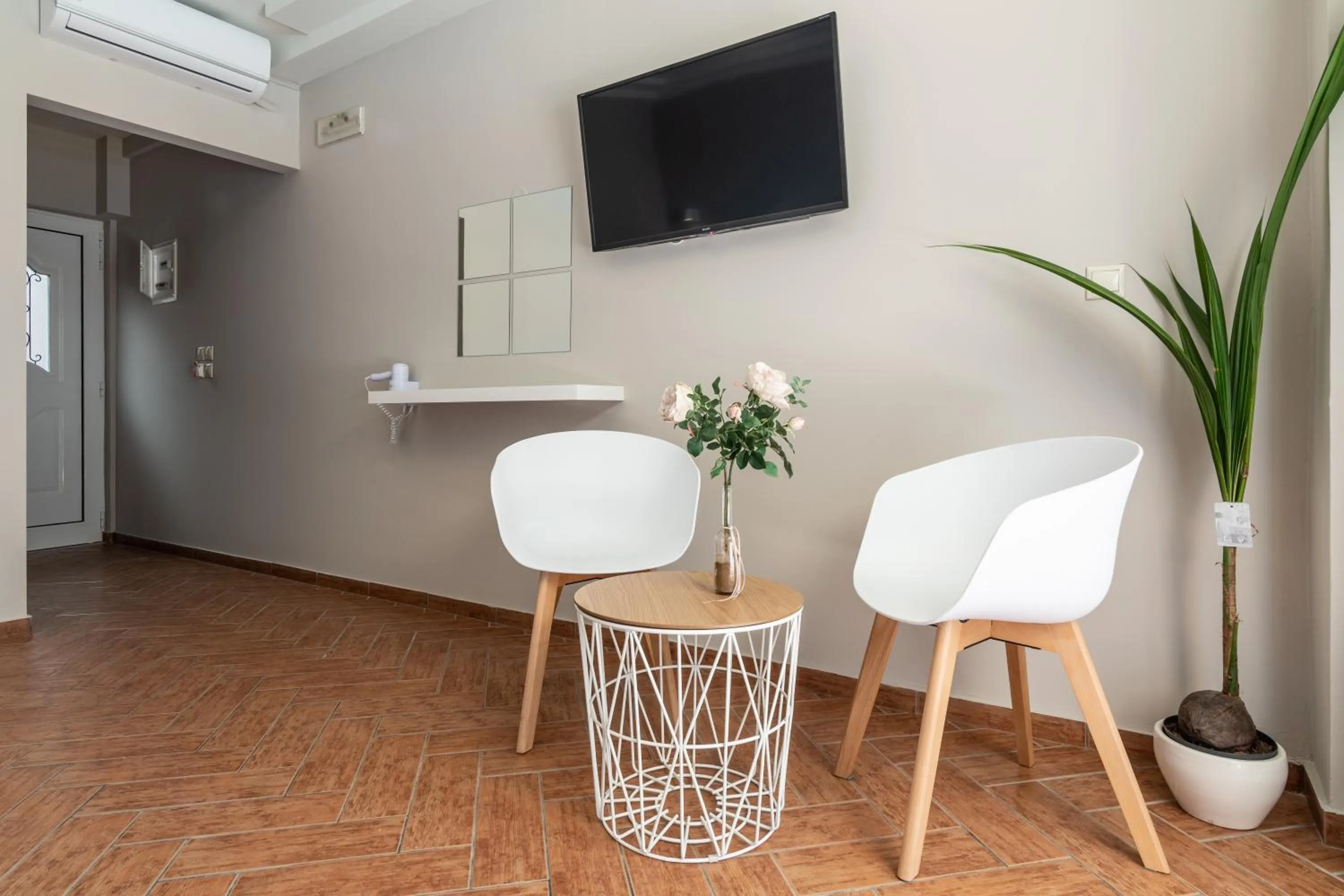 TV and multimedia in Girogiali beach hotel - Adults only