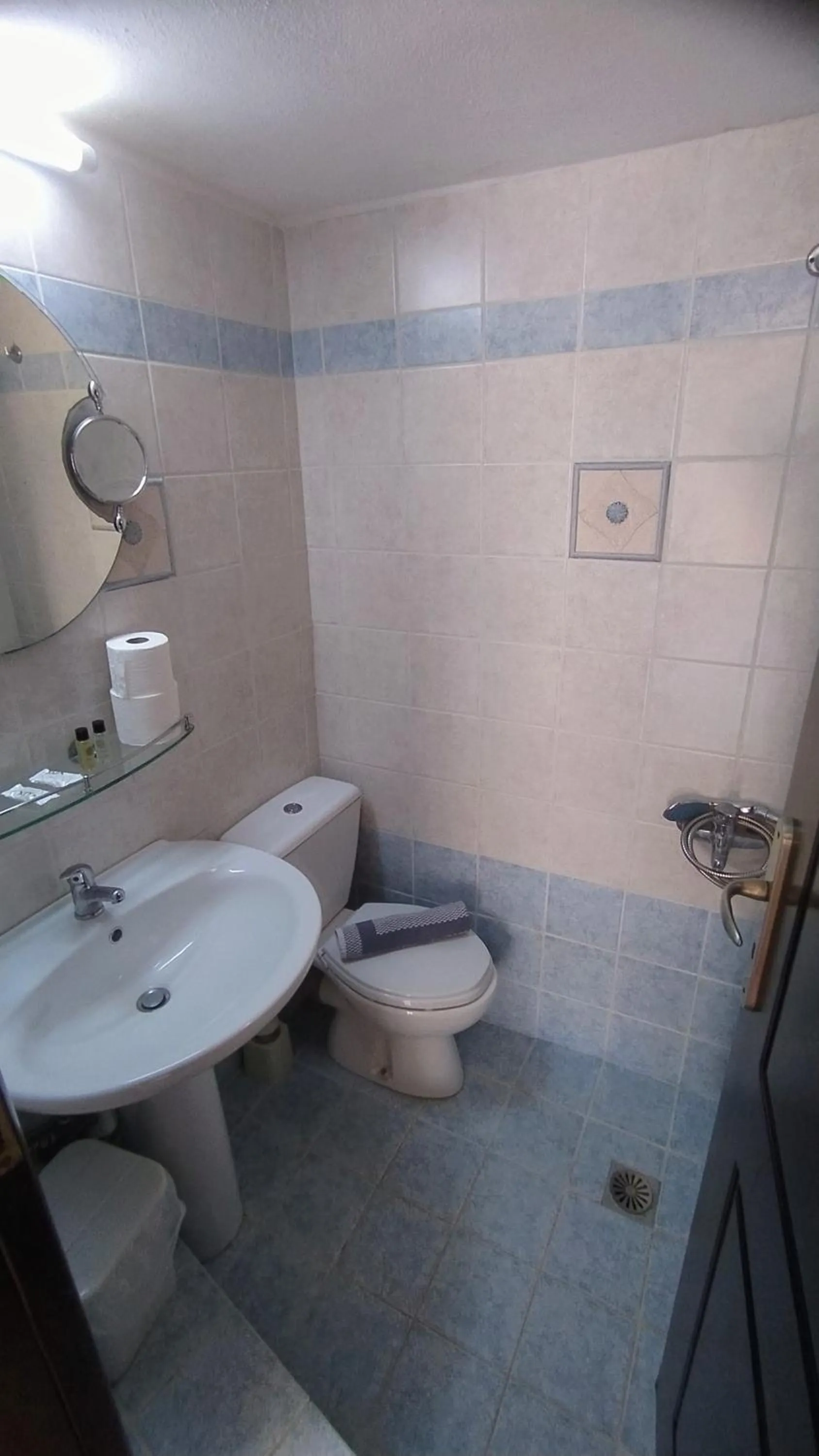 Bathroom in Girogiali beach hotel - Adults only