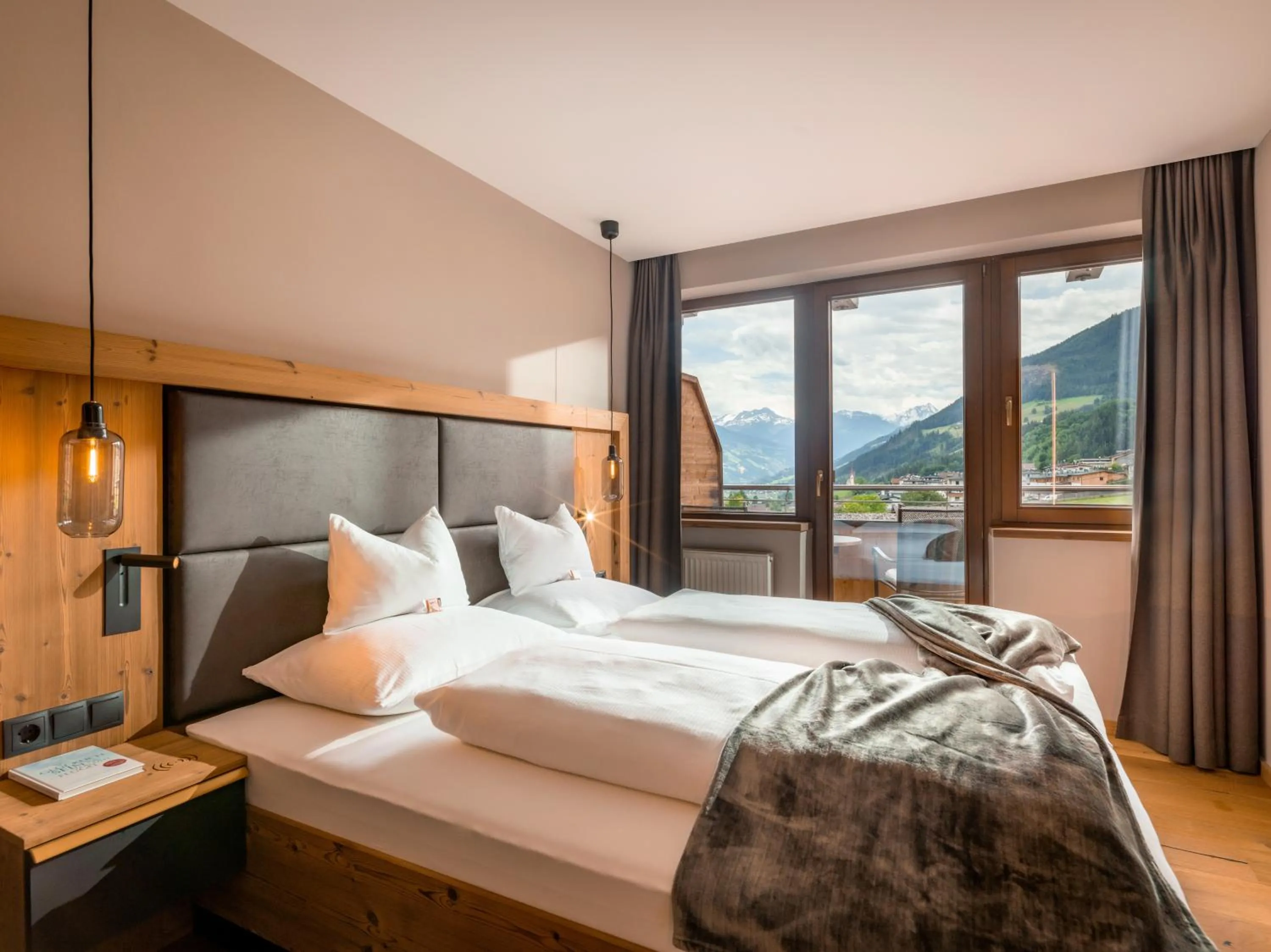 View (from property/room), Bed in Hotel Waldfriede - Der Logenplatz im Zillertal