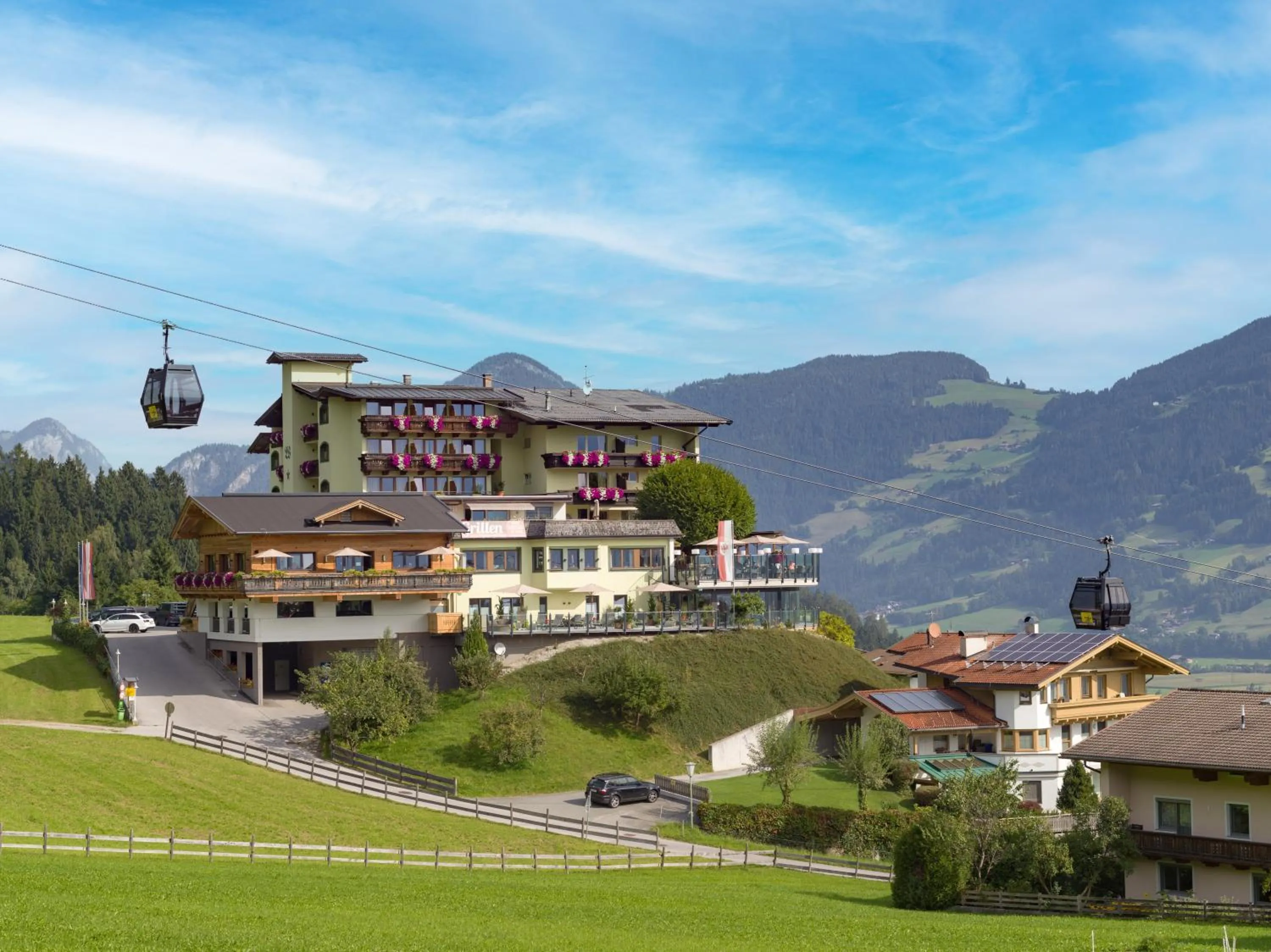 Property building in Hotel Waldfriede - Der Logenplatz im Zillertal
