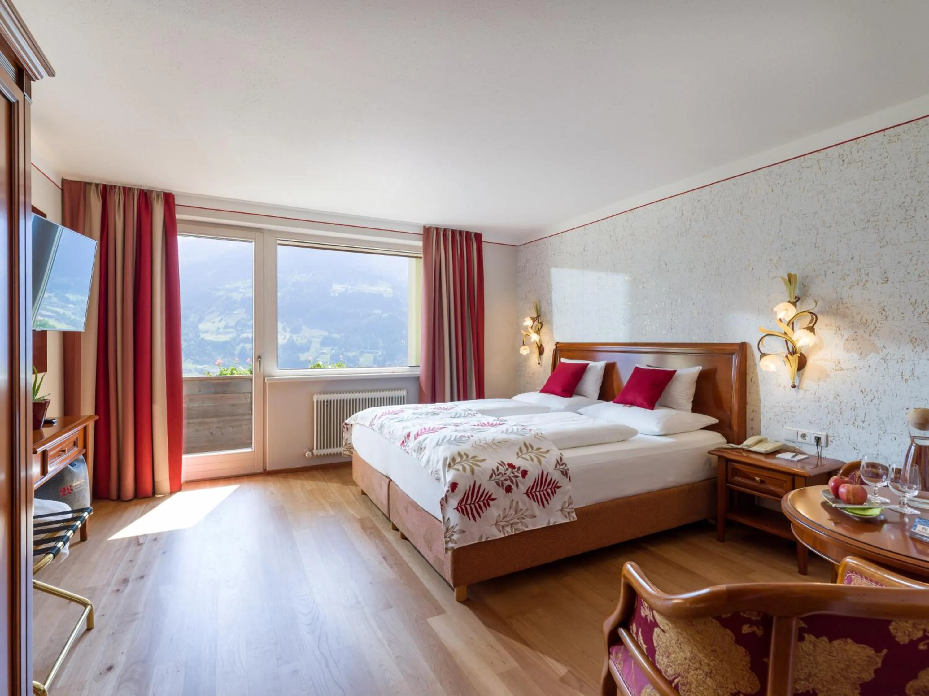 Bed in Hotel Waldfriede - Der Logenplatz im Zillertal
