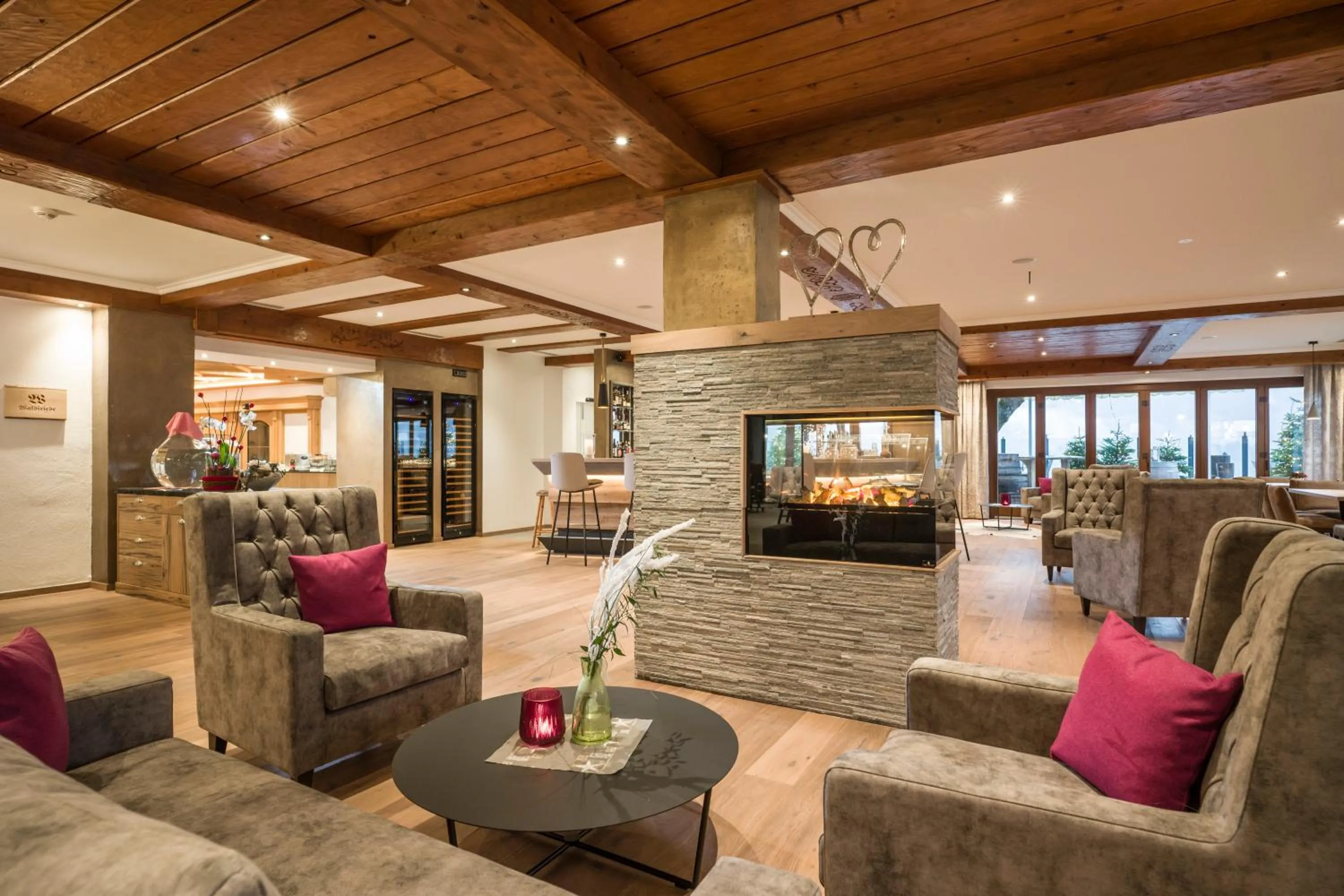 Lounge or bar in Hotel Waldfriede - Der Logenplatz im Zillertal