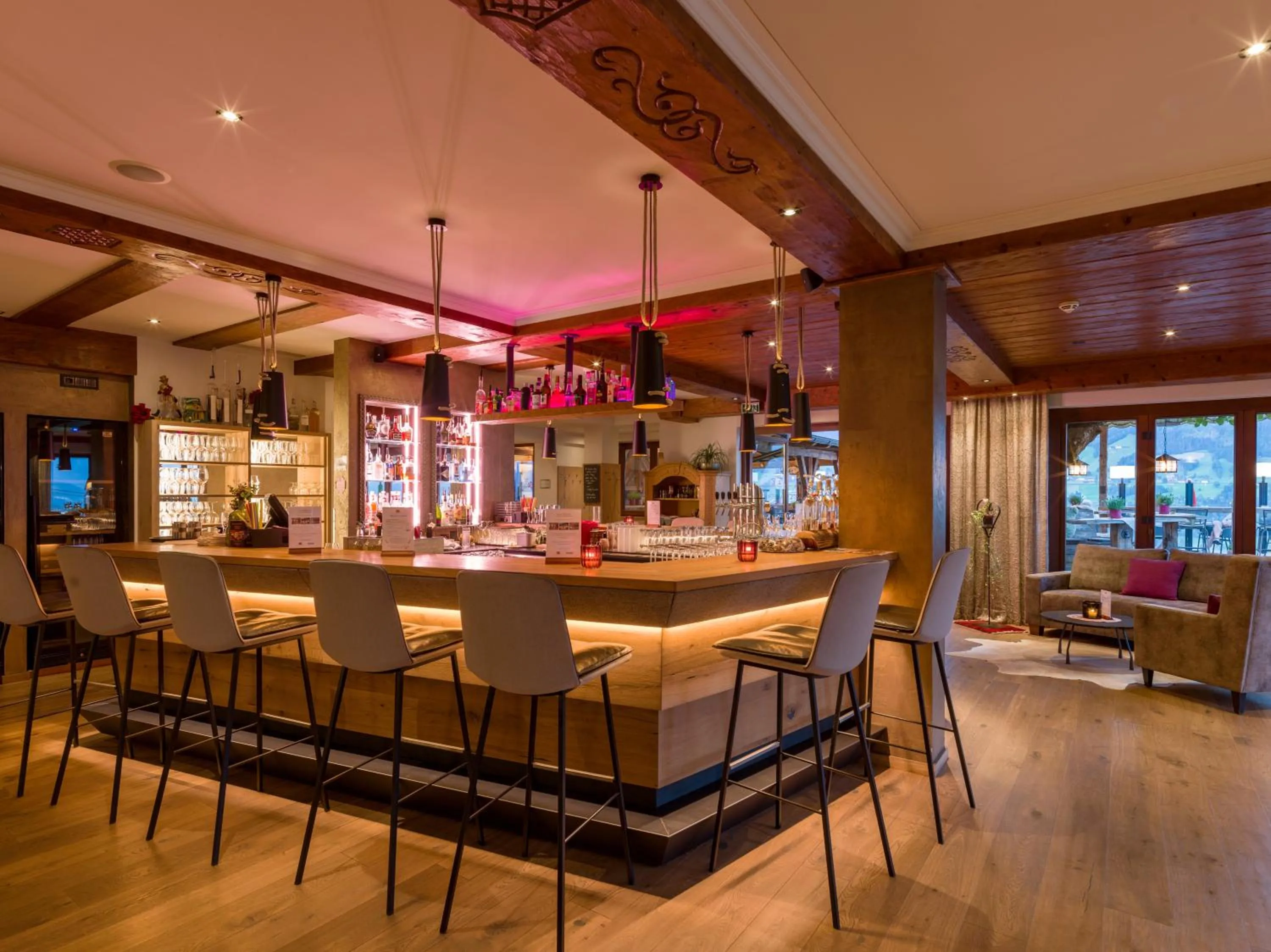 Lounge or bar in Hotel Waldfriede - Der Logenplatz im Zillertal