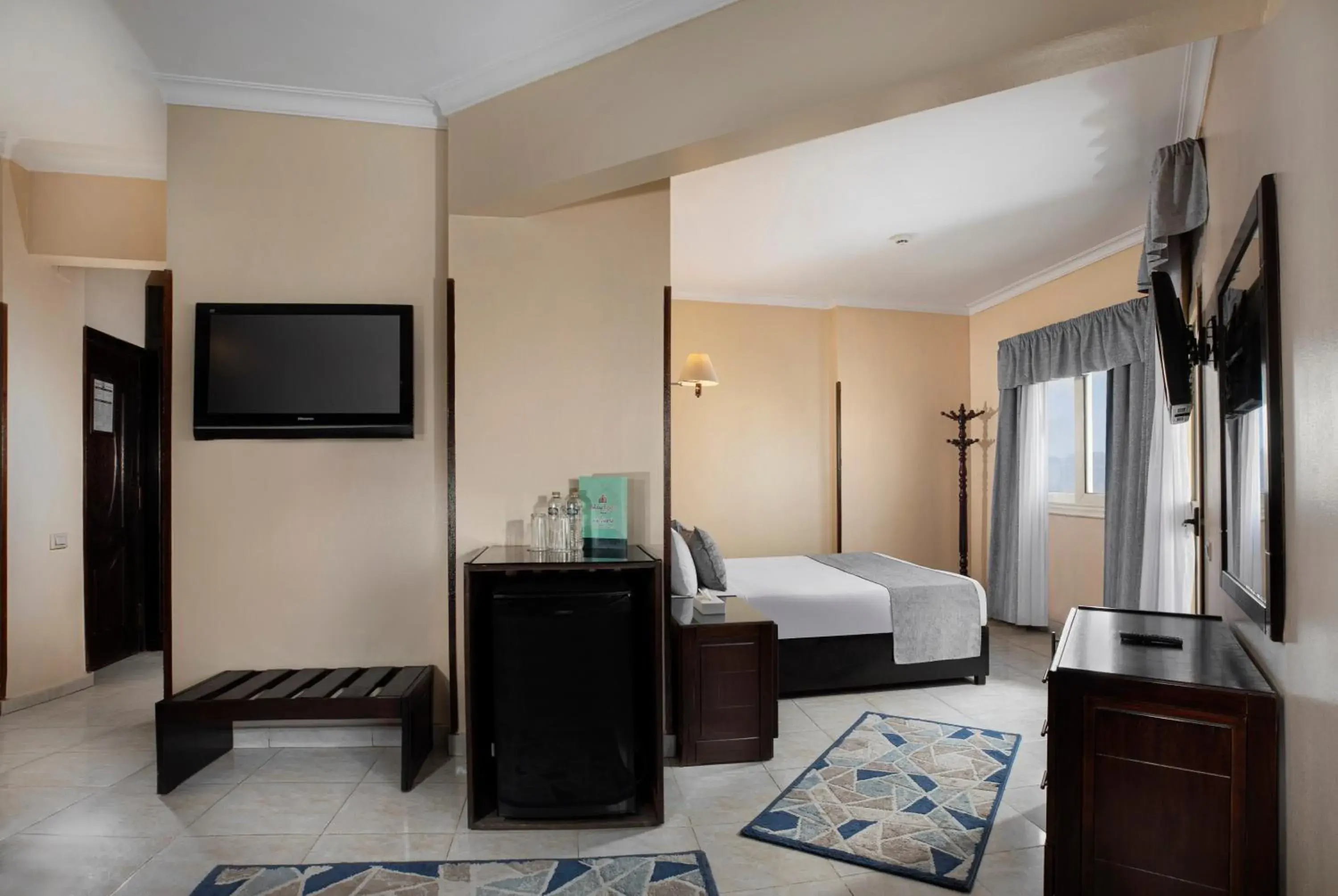 Photo of the whole room, Bed in Holidays Express Hotel Photo of the whole room, Bed in Holidays Express Hotel