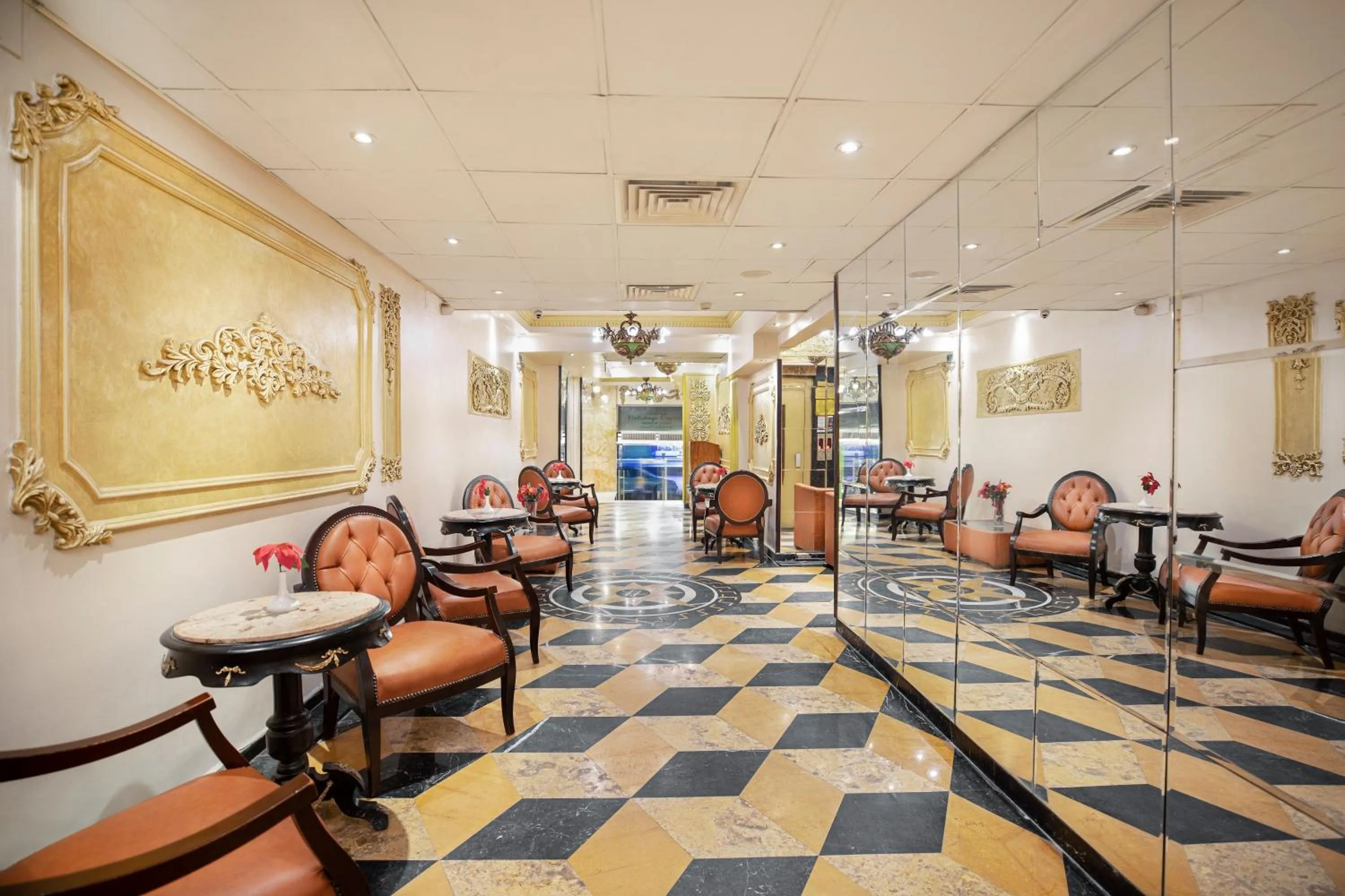 Lobby or reception in Holidays Express Hotel