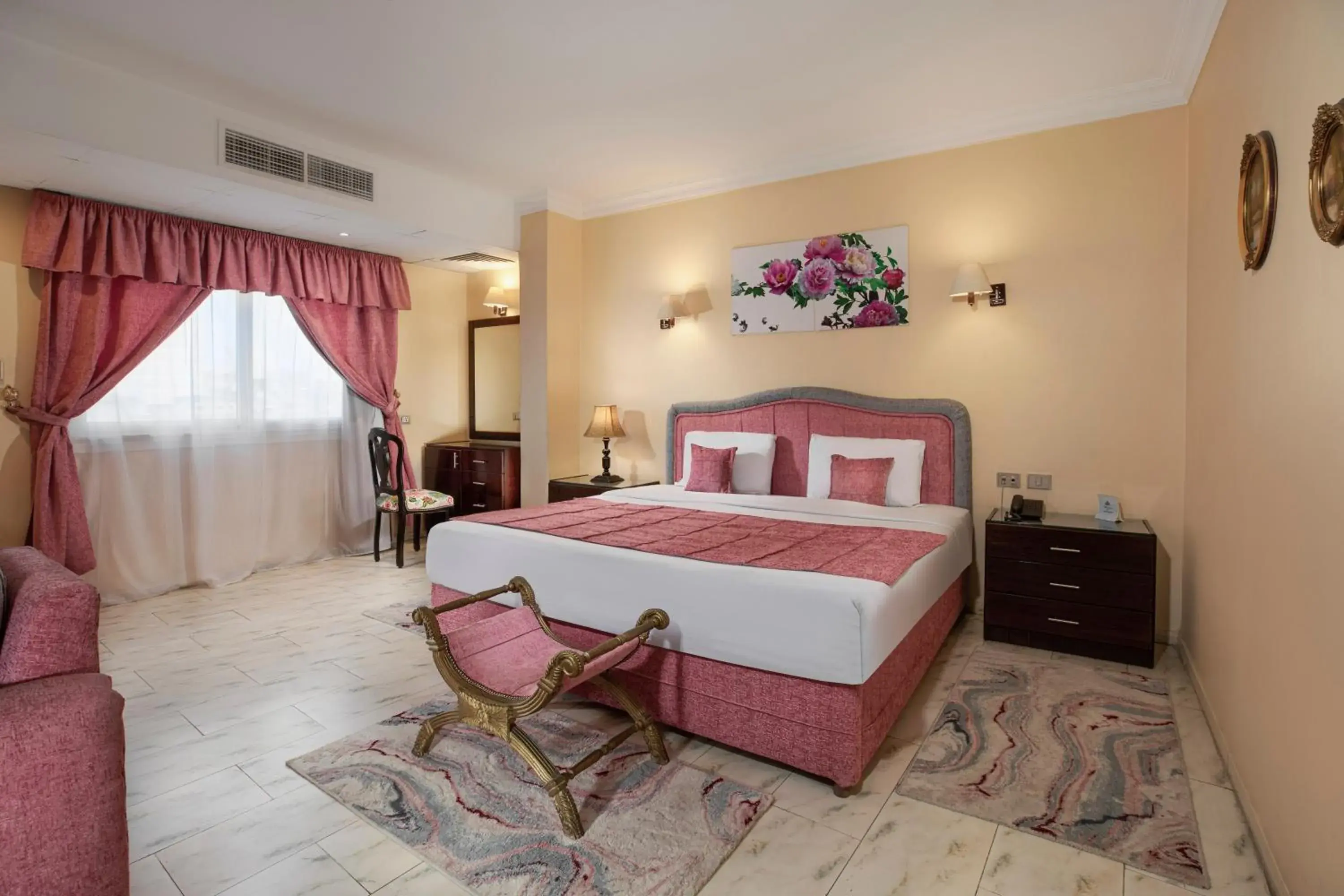 Photo of the whole room, Bed in Holidays Express Hotel Photo of the whole room, Bed in Holidays Express Hotel