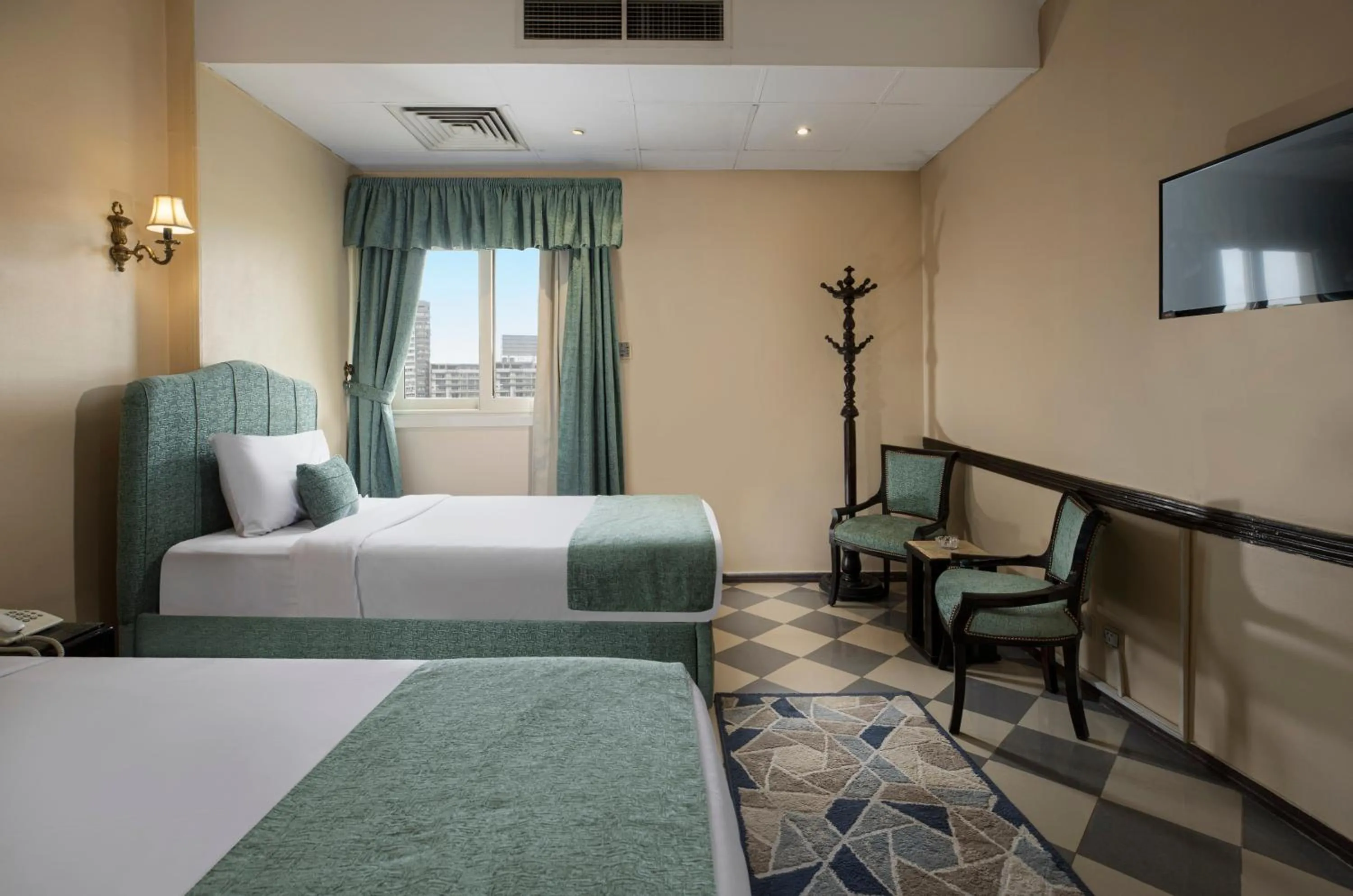 Photo of the whole room, Bed in Holidays Express Hotel