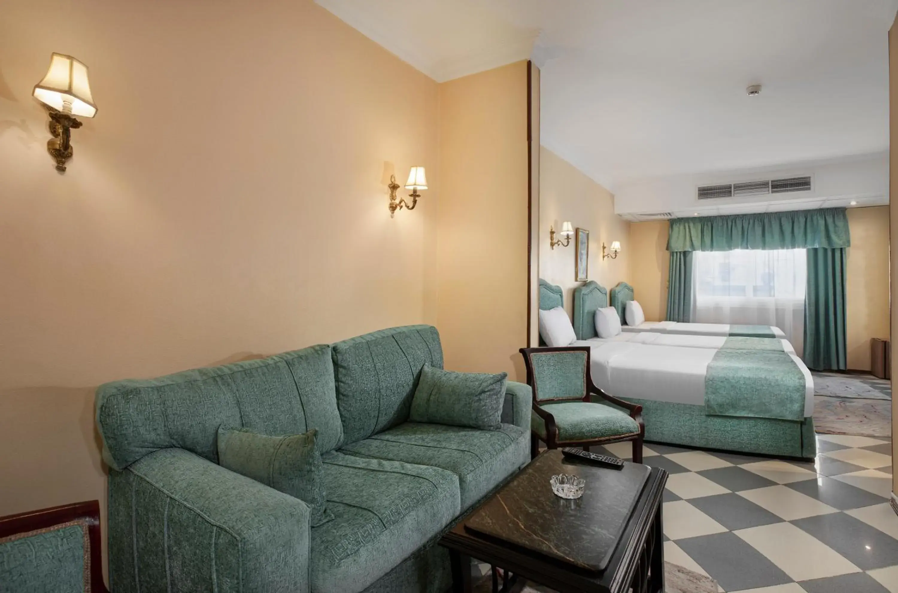 Photo of the whole room, Bed in Holidays Express Hotel Photo of the whole room, Bed in Holidays Express Hotel