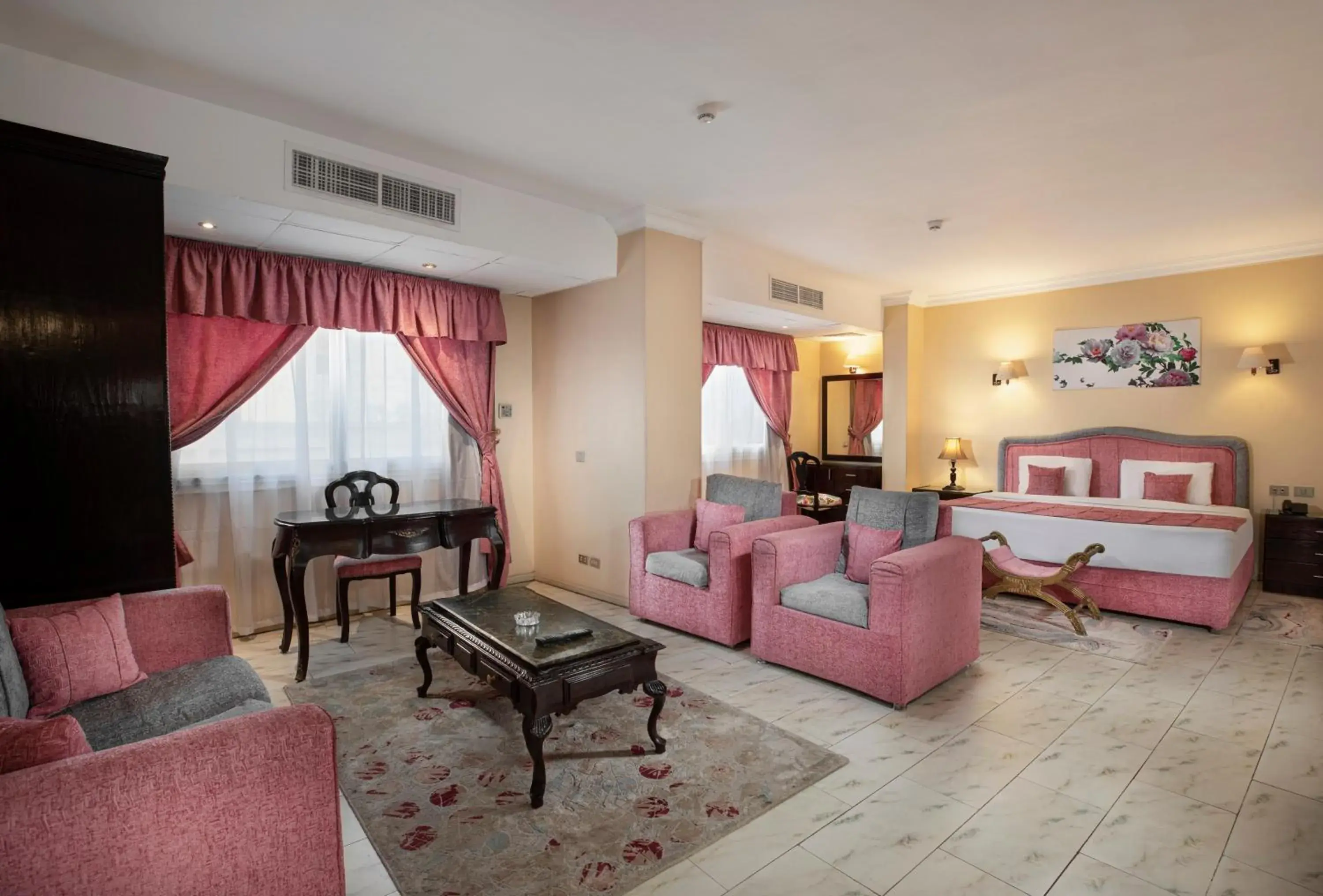 Photo of the whole room, Bed in Holidays Express Hotel Photo of the whole room, Bed in Holidays Express Hotel