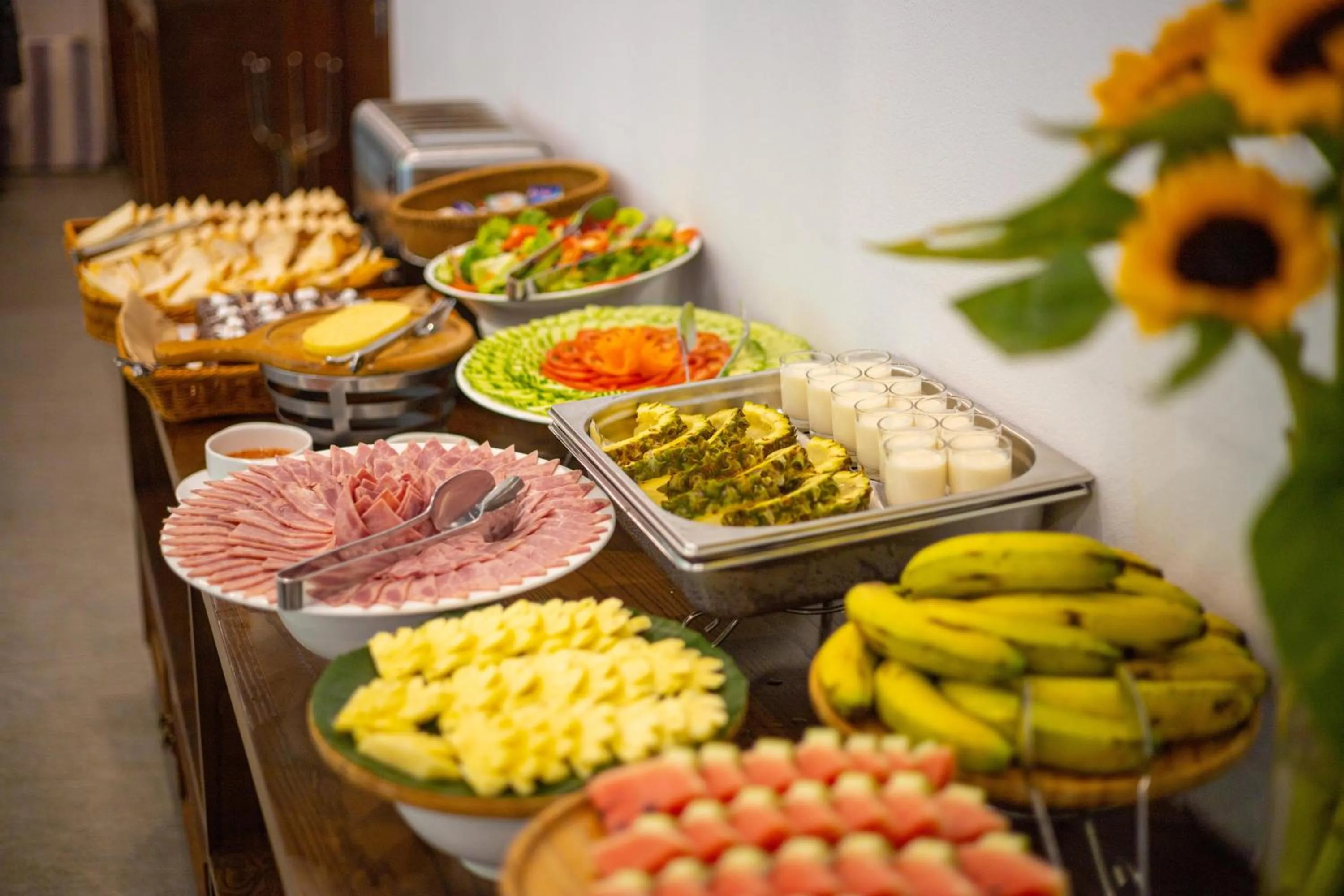 Buffet breakfast in Mai Chau Mountain View Resort