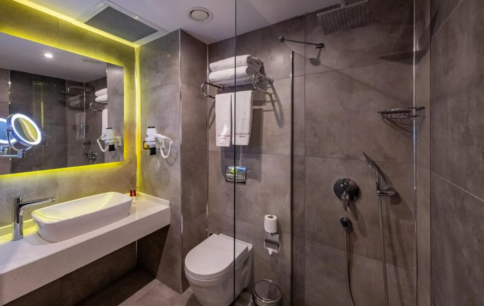 Bathroom in Nova Plaza Crystal Hotel & Spa