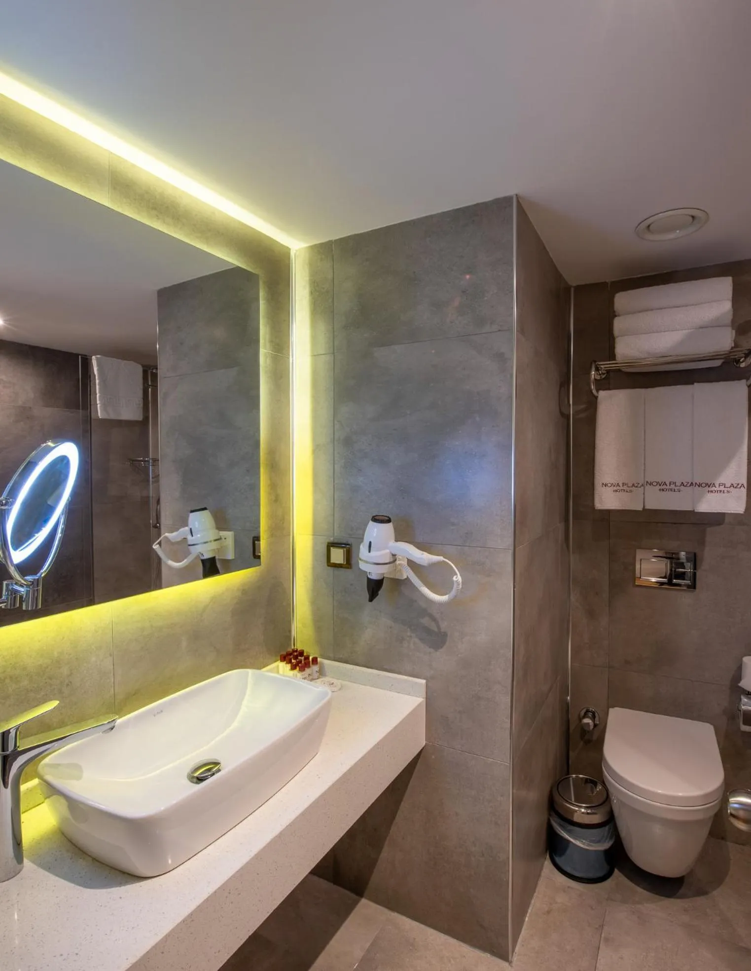 Toilet in Nova Plaza Crystal Hotel & Spa