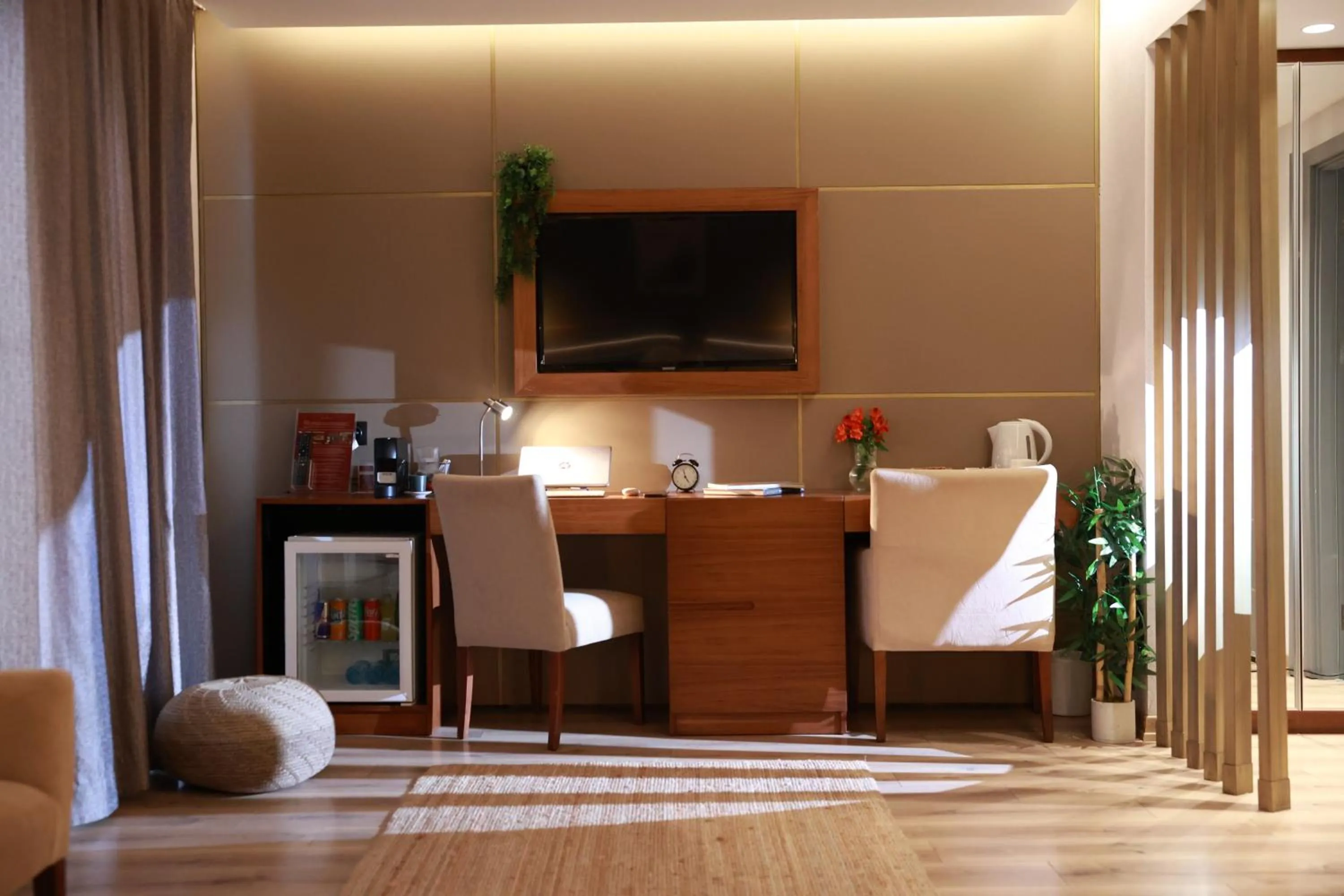 TV and multimedia in Nova Plaza Crystal Hotel & Spa