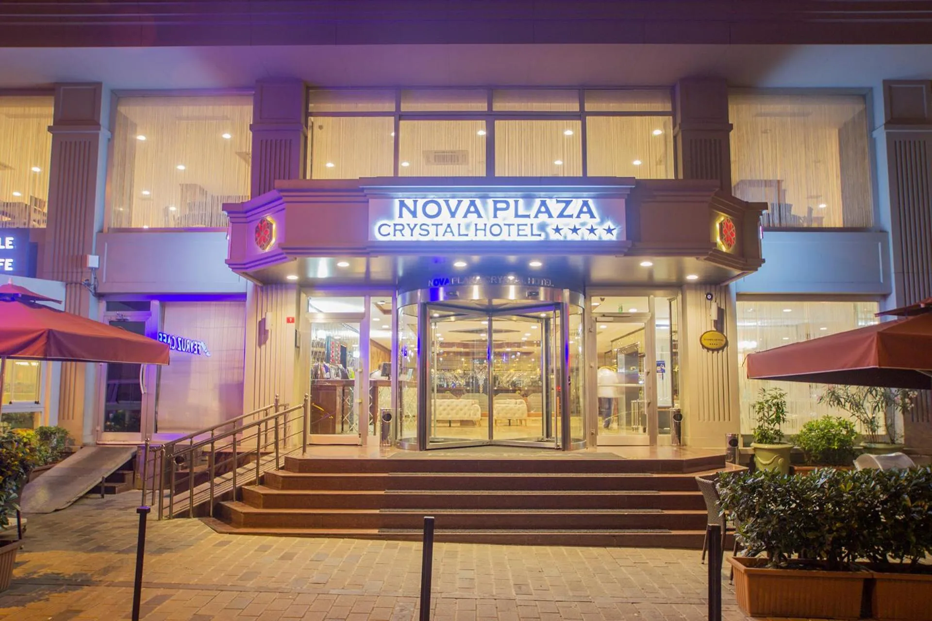 Facade/entrance in Nova Plaza Crystal Hotel & Spa