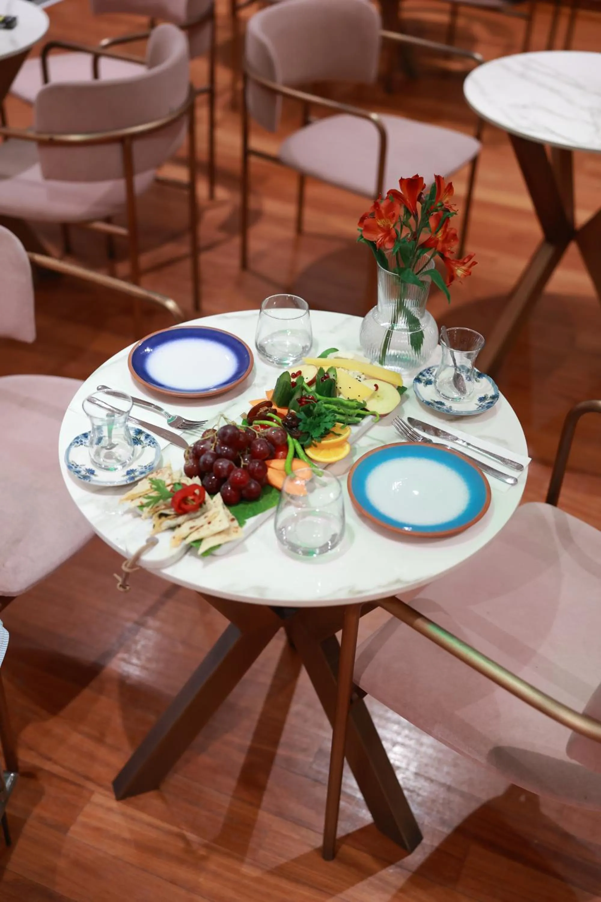 Food and drinks in Nova Plaza Crystal Hotel & Spa