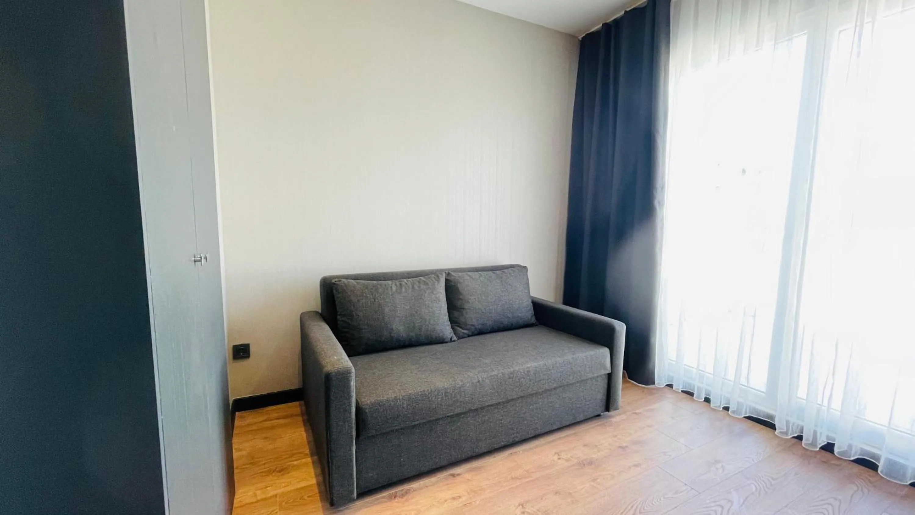 Seating area in Osmanbey Fatih Hotel